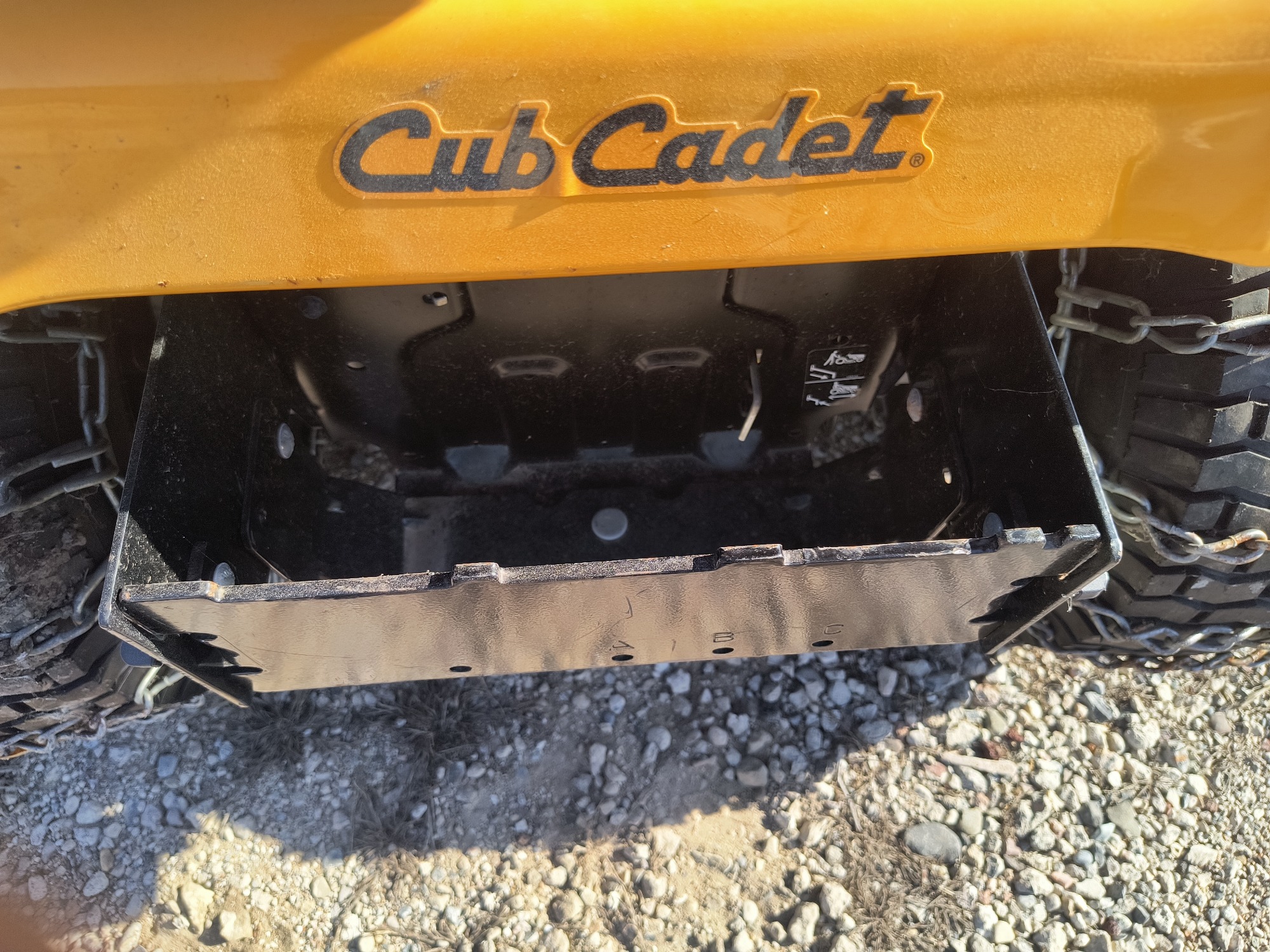 2000 cub-cadet lawn-tractor for sale near Elk River, Minnesota 106873_32_passenger_door_panel.jpg