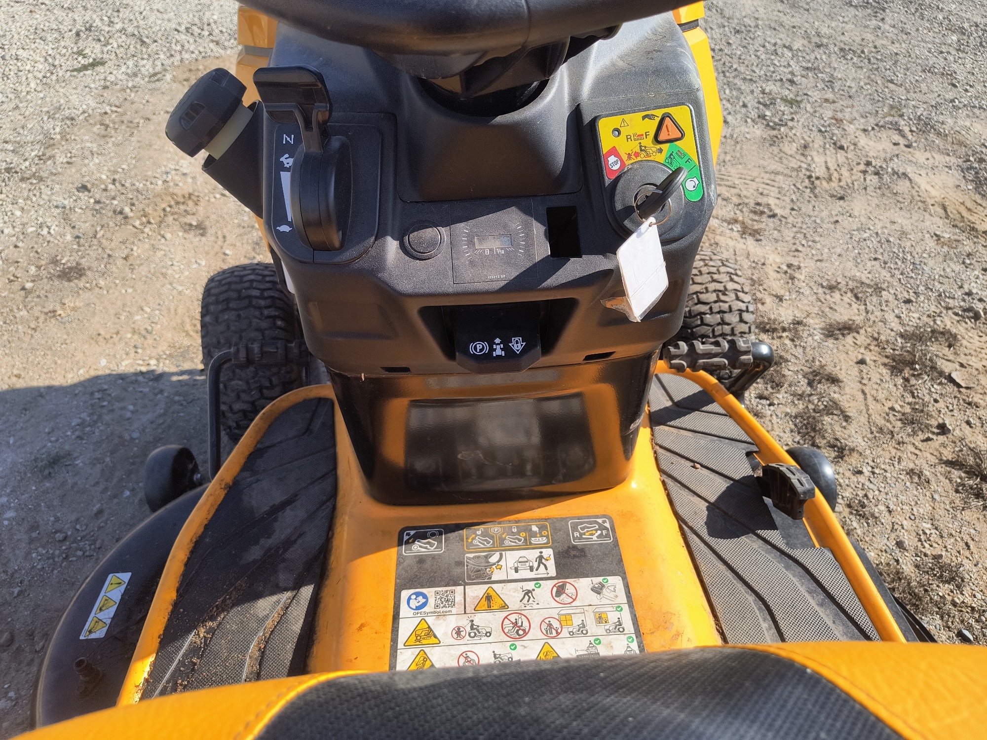 2000 cub-cadet lawn-tractor for sale near Elk River, Minnesota 106873_34_whole_dash.jpg