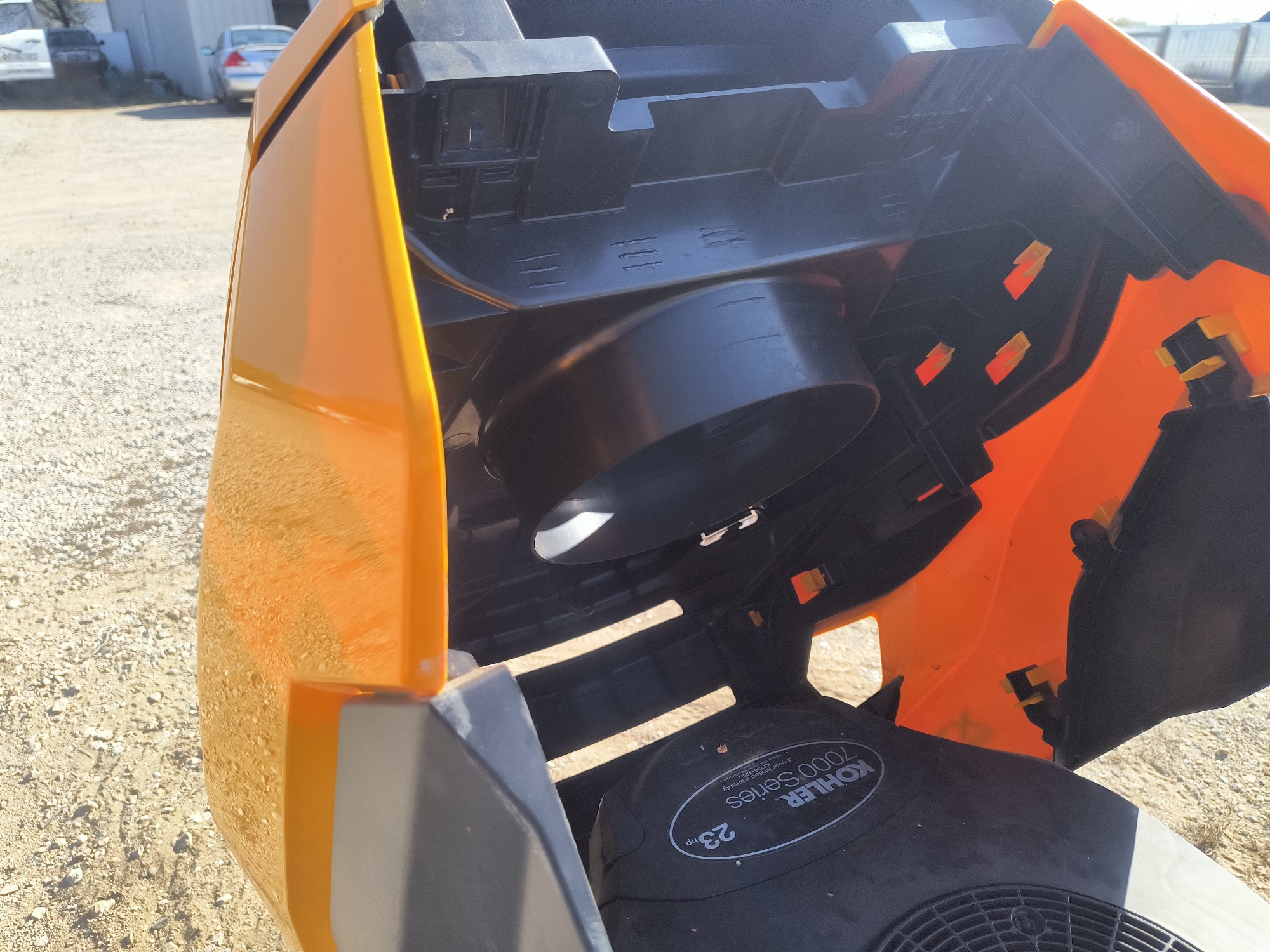 2000 cub-cadet lawn-tractor for sale near Elk River, Minnesota 106873_35_headliner_sunroof.jpg