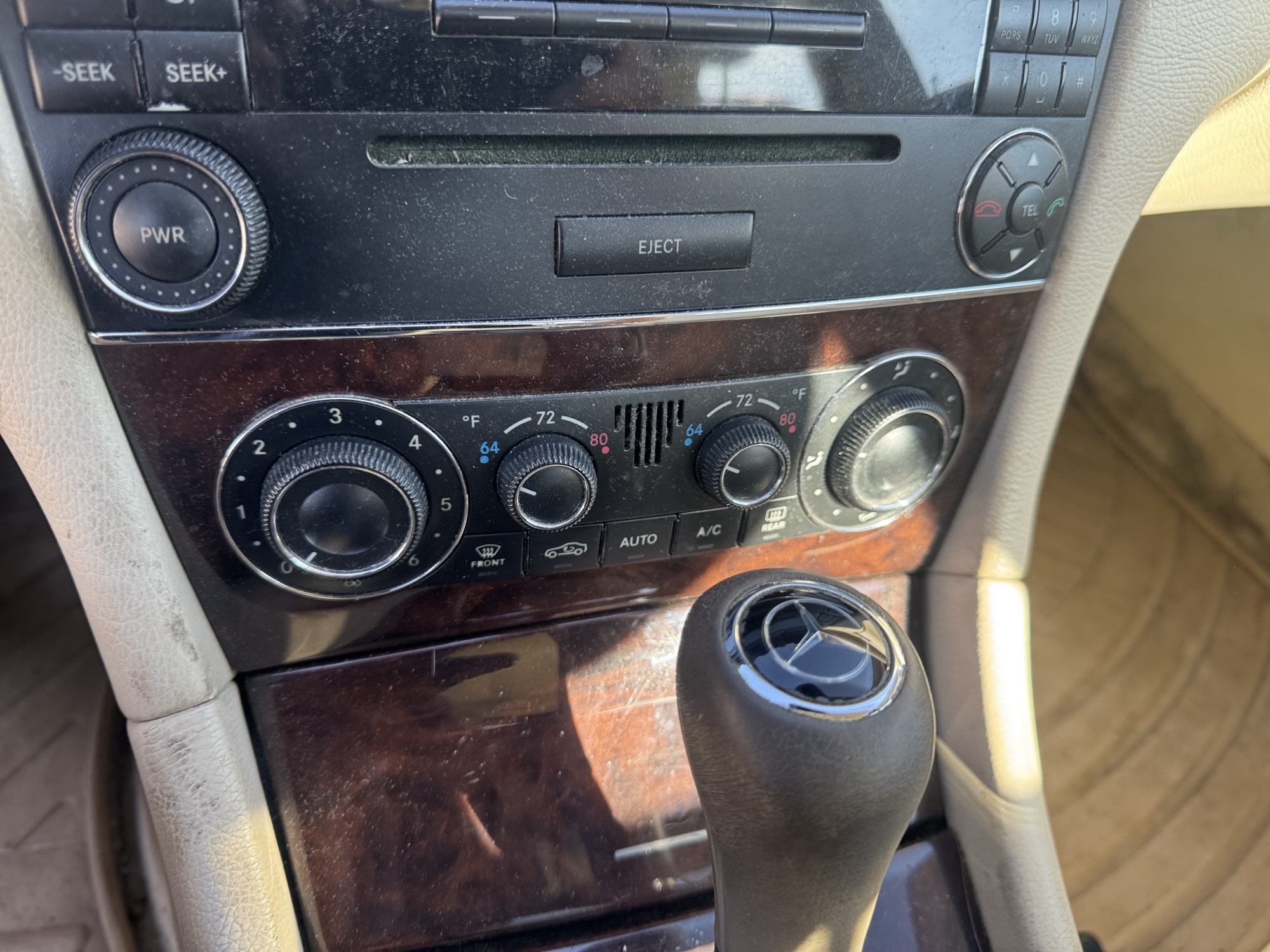 2005 mercedes-benz c-class c240-luxury-sedan with 163981 miles for sale near Elk River, Minnesota 106874_40_climate_control.jpg