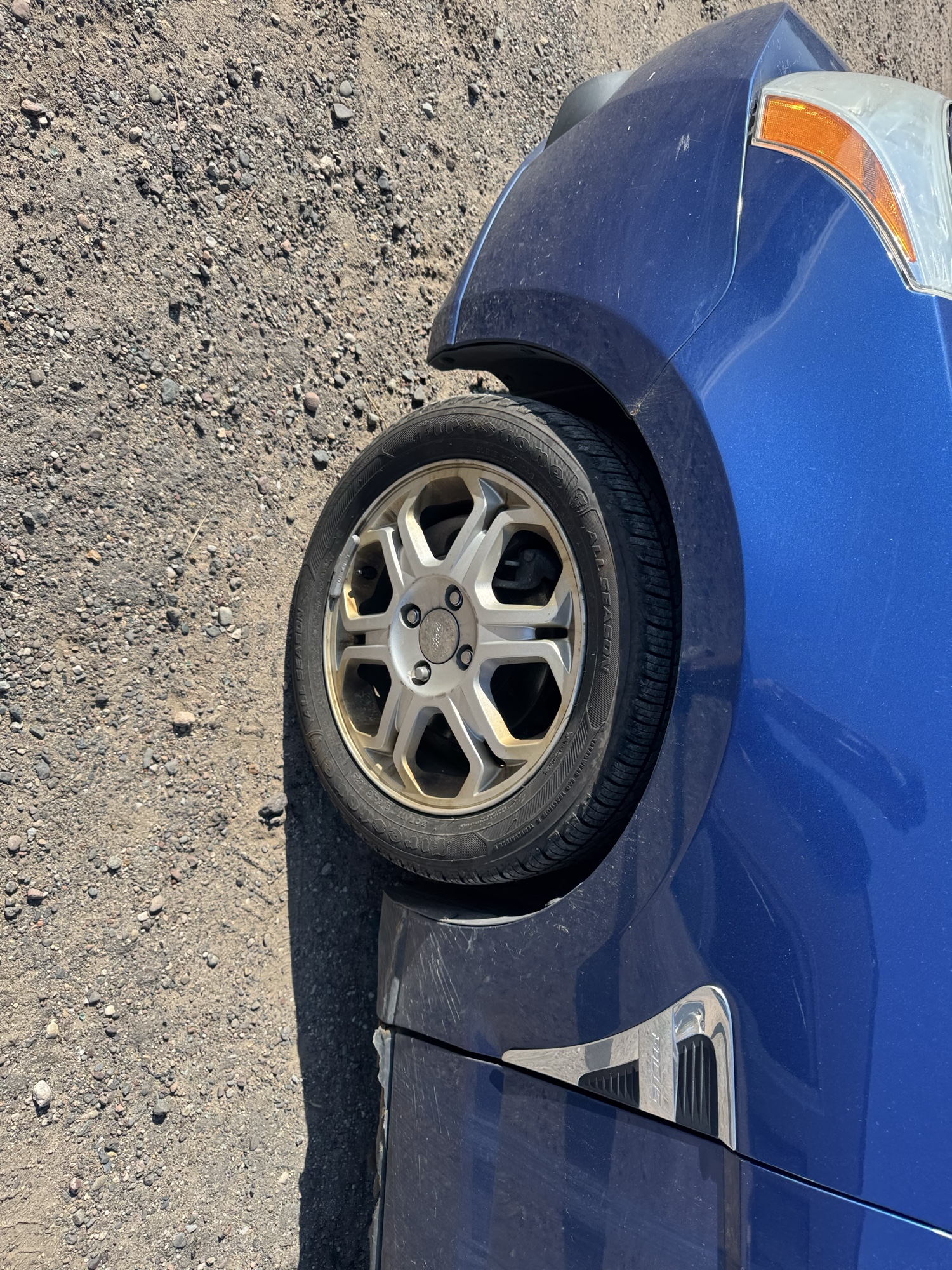 2008 ford focus ses-sedan with 282409 miles for sale near Elk River, Minnesota 106875_12_drv_front_wheel.jpg