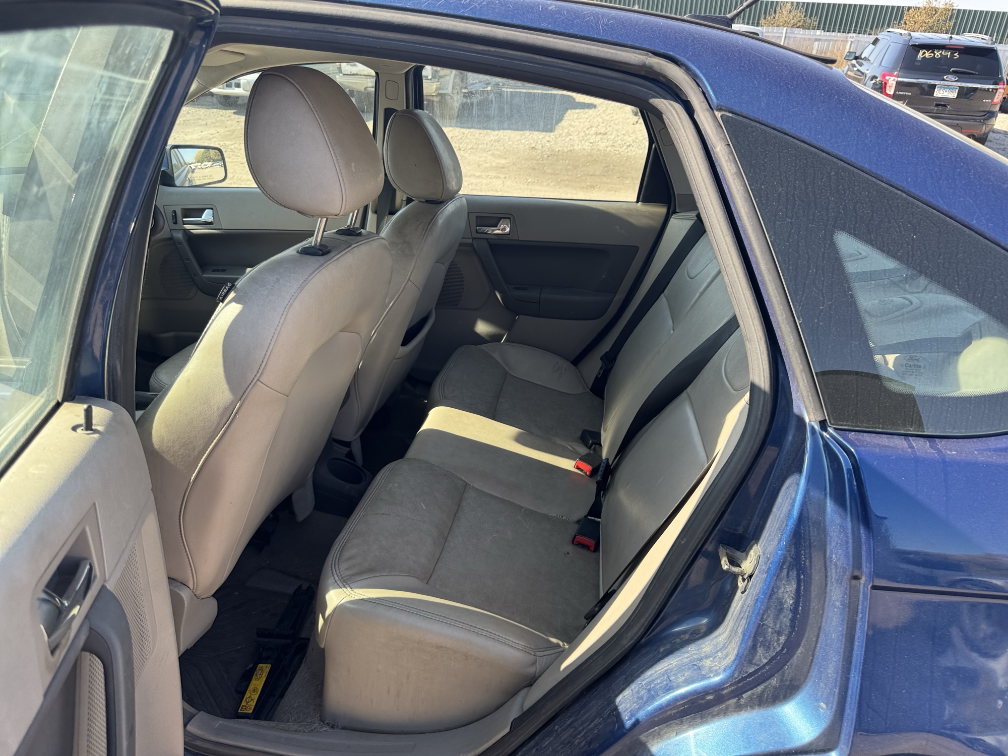 2008 ford focus ses-sedan with 282409 miles for sale near Elk River, Minnesota 106875_24_drv_rear_seat.jpg