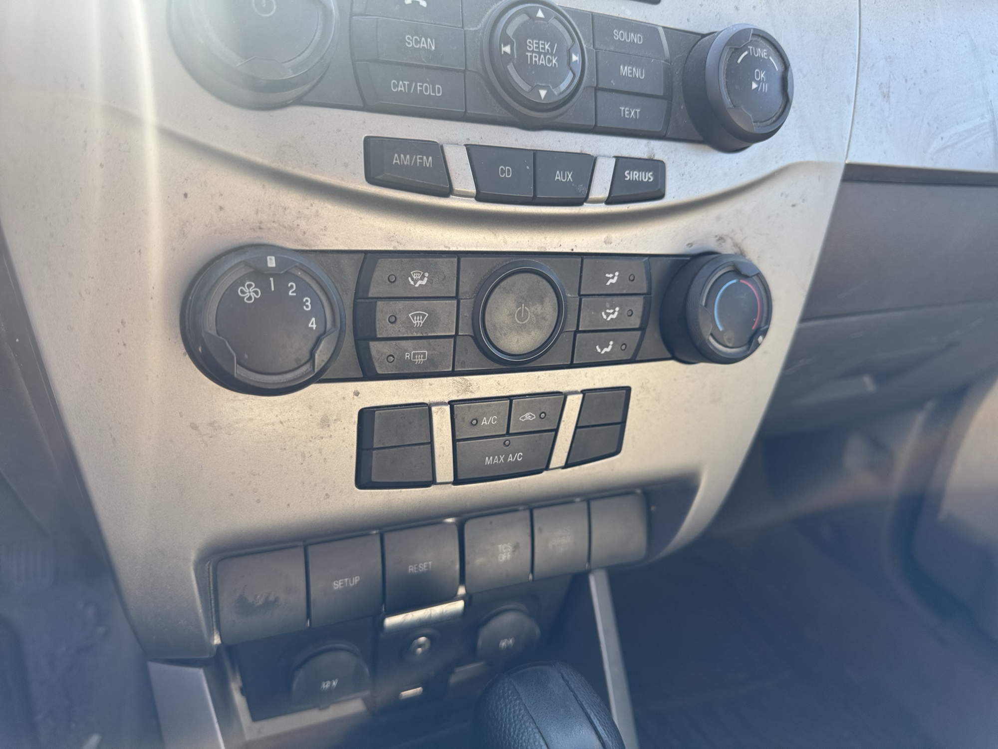 2008 ford focus ses-sedan with 282409 miles for sale near Elk River, Minnesota 106875_40_climate_control.jpg