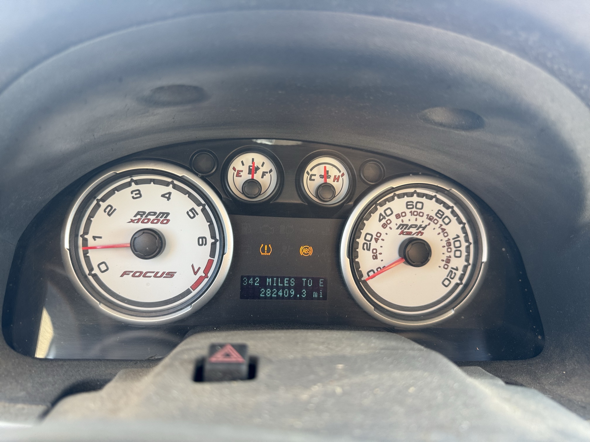 2008 ford focus ses-sedan with 282409 miles for sale near Elk River, Minnesota 106875_43_gauge_cluster.jpg