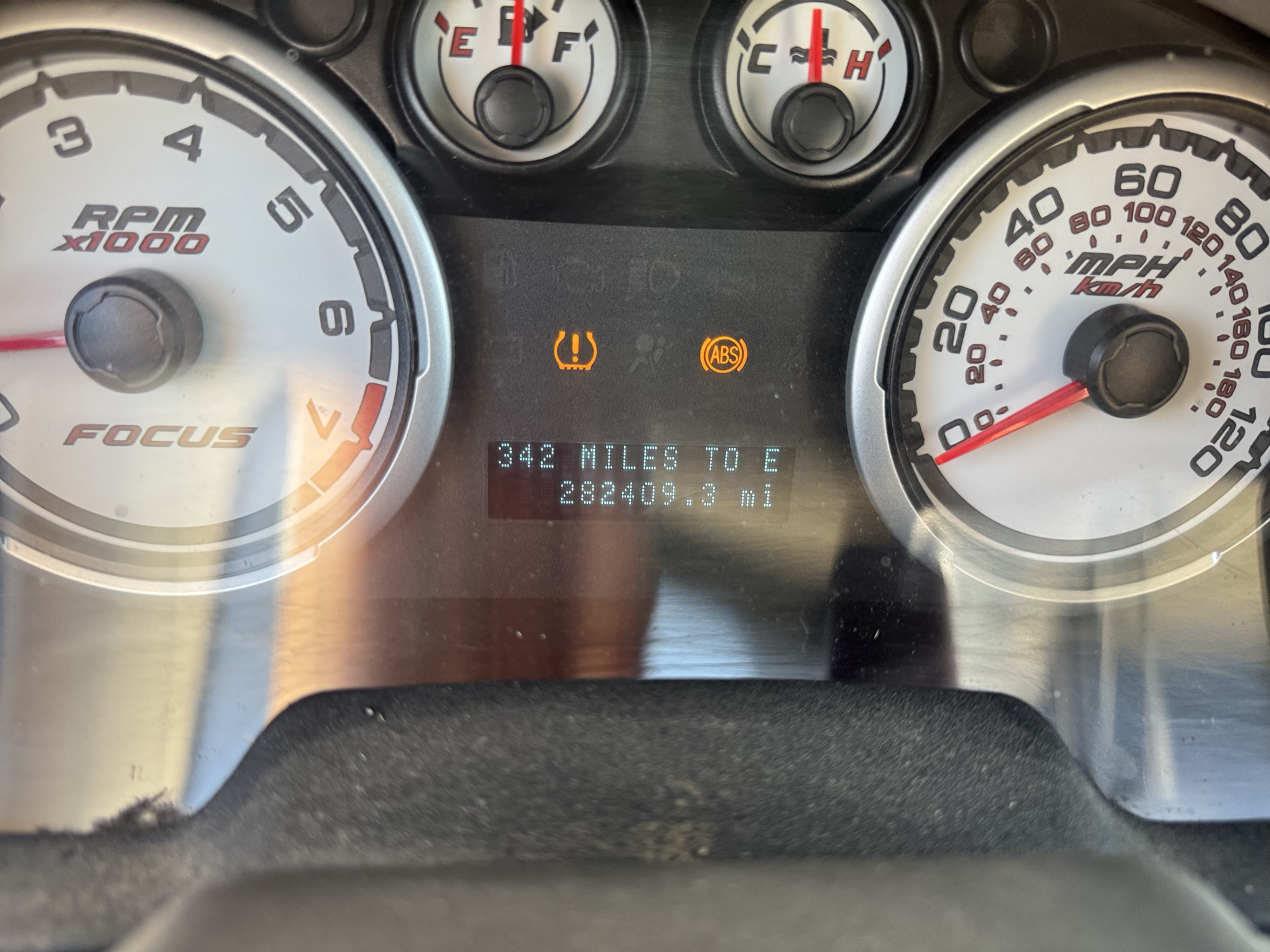 2008 ford focus ses-sedan with 282409 miles for sale near Elk River, Minnesota 106875_44_mileage_closeup.jpg