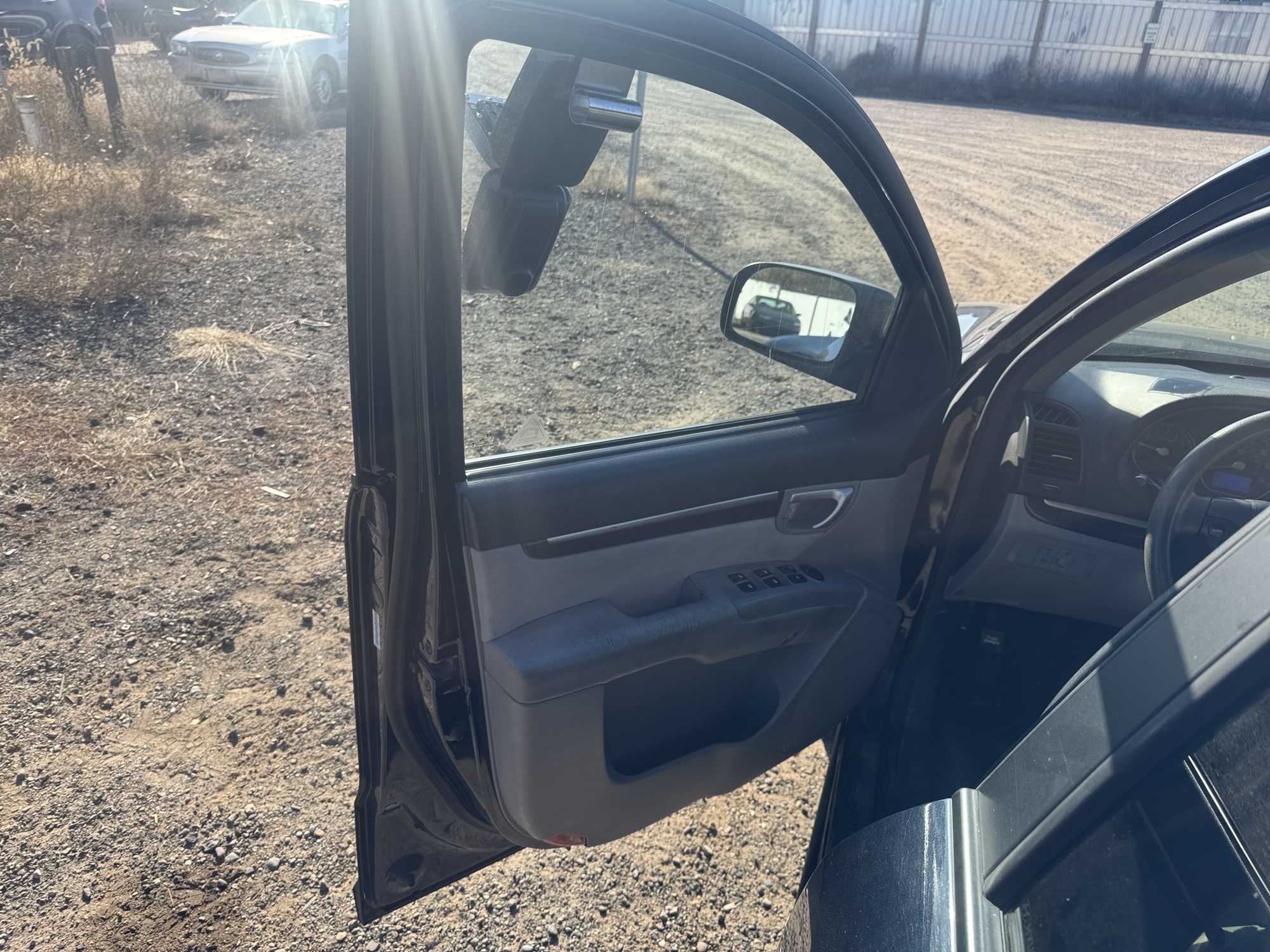 2009 hyundai santa-fe gls-awd with 215044 miles for sale near Elk River, Minnesota 106876_23_driver_door_panel.jpg