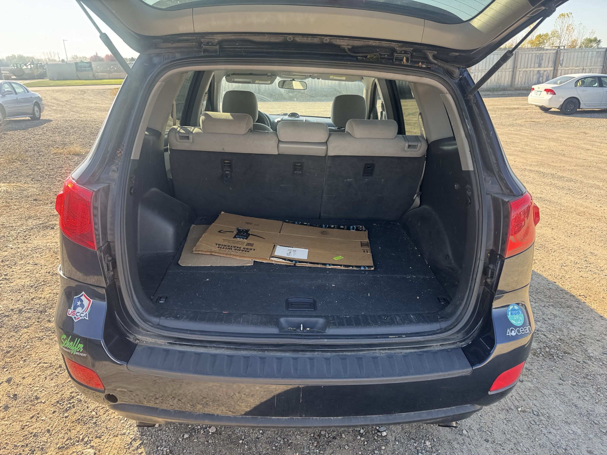 2009 hyundai santa-fe gls-awd with 215044 miles for sale near Elk River, Minnesota 106876_26_trunk.jpg