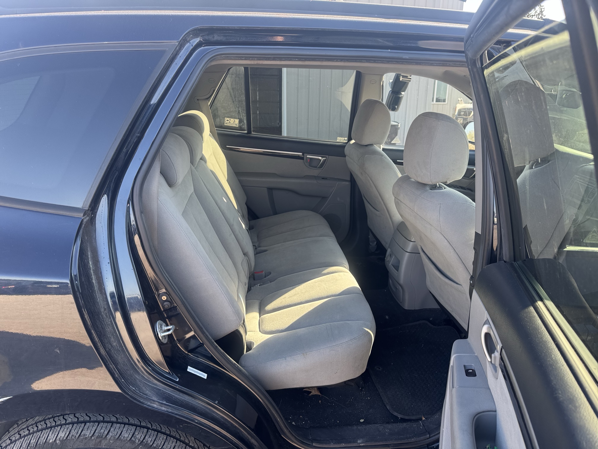 2009 hyundai santa-fe gls-awd with 215044 miles for sale near Elk River, Minnesota 106876_28_pass_rear_seat.jpg