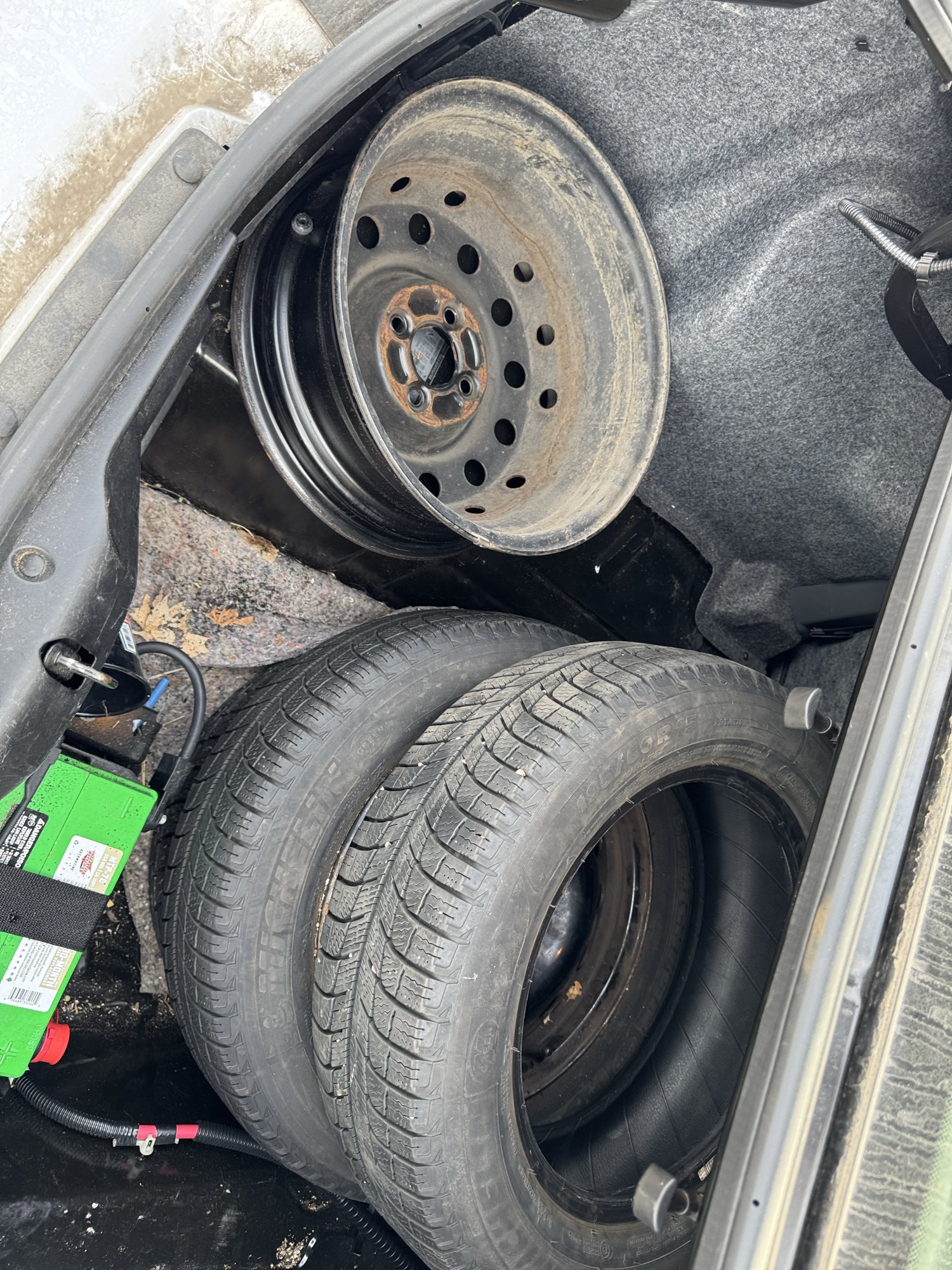 2007 saturn ion 2-sedan-automatic with 68235 miles for sale near Elk River, Minnesota 106877_27_spare_tire.jpg