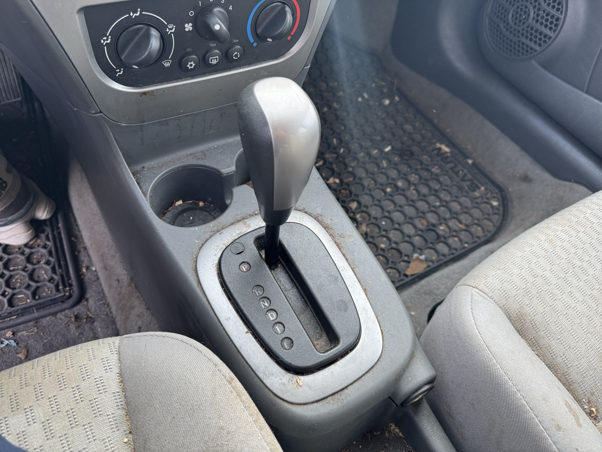 2007 saturn ion 2-sedan-automatic with 68235 miles for sale near Elk River, Minnesota 106877_41_shifter.jpg