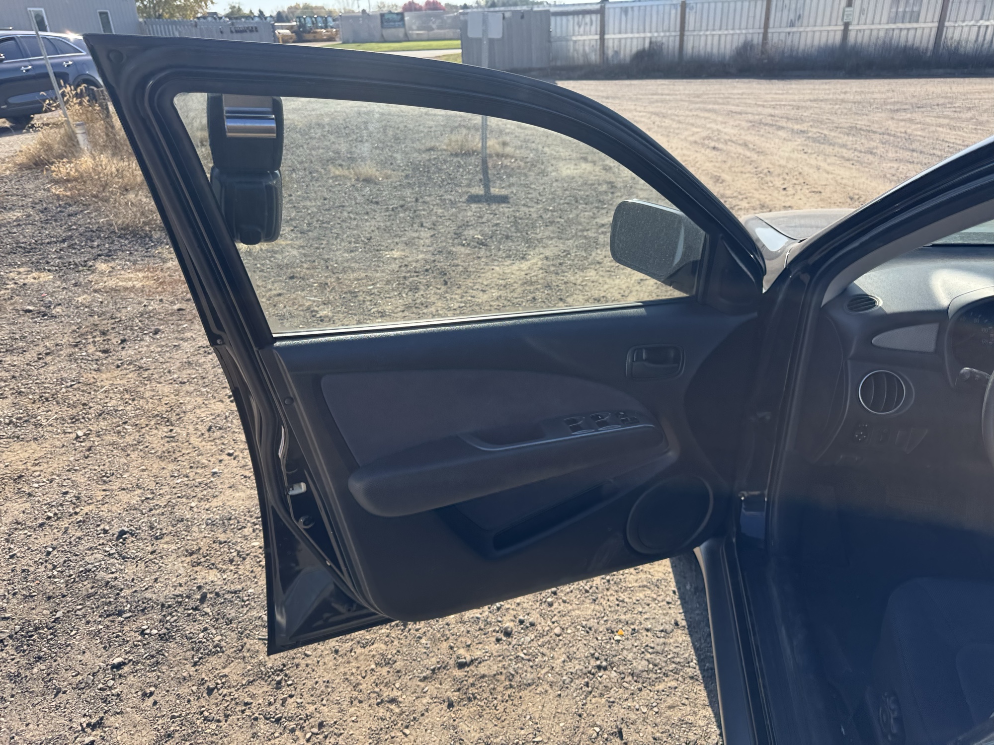 2003 mitsubishi outlander ls-2wd with 119005 miles for sale near Elk River, Minnesota 106879_23_driver_door_panel.jpg