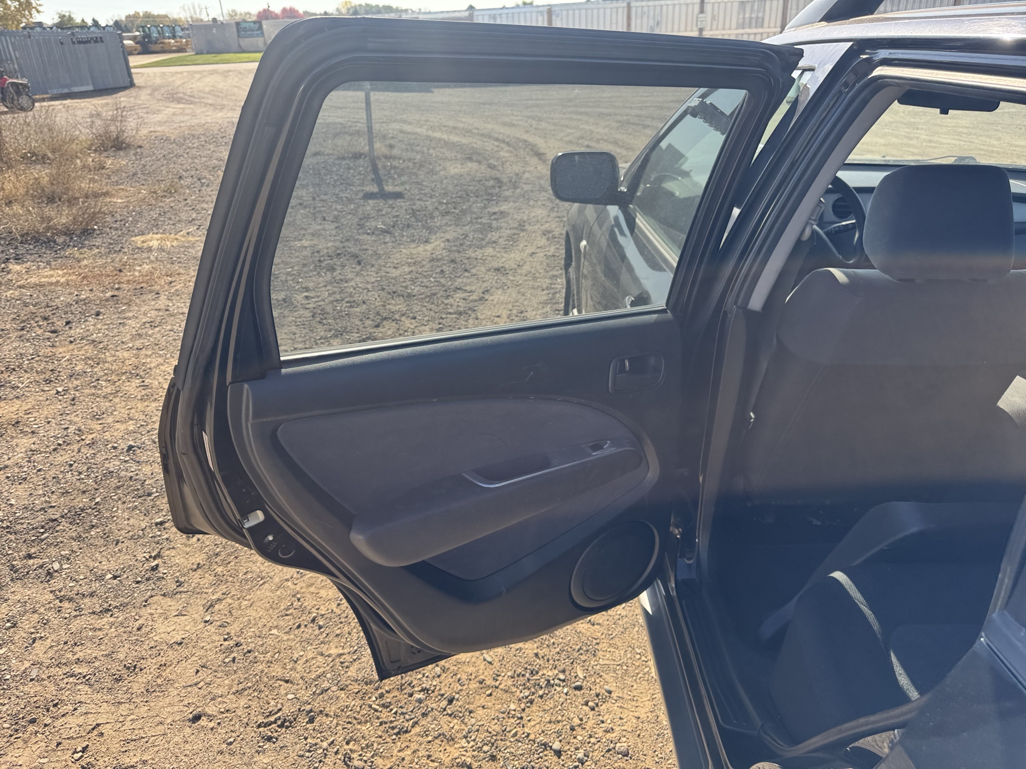 2003 mitsubishi outlander ls-2wd with 119005 miles for sale near Elk River, Minnesota 106879_25_drv_rear_door_panel.jpg