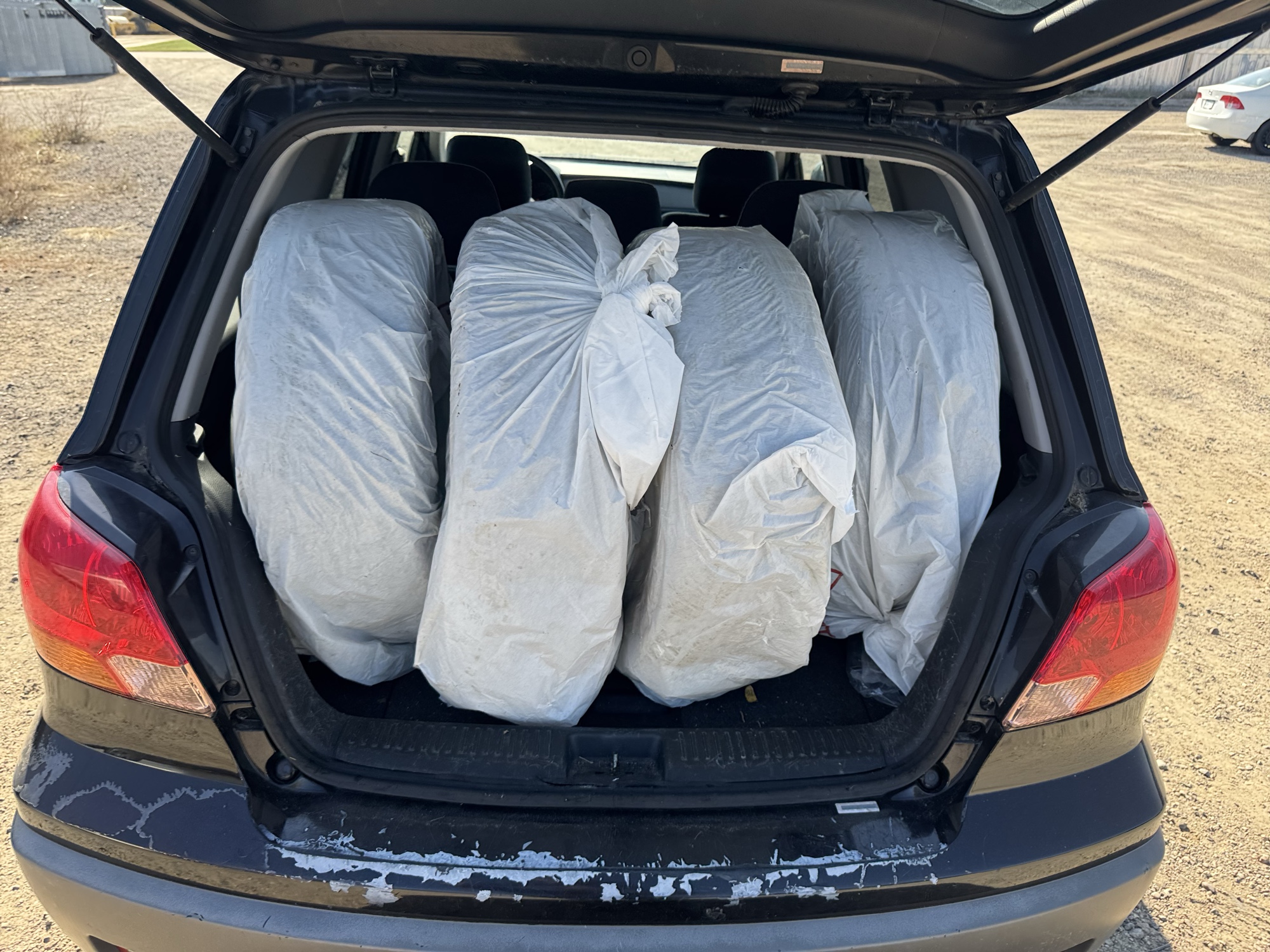 2003 mitsubishi outlander ls-2wd with 119005 miles for sale near Elk River, Minnesota 106879_26_trunk.jpg