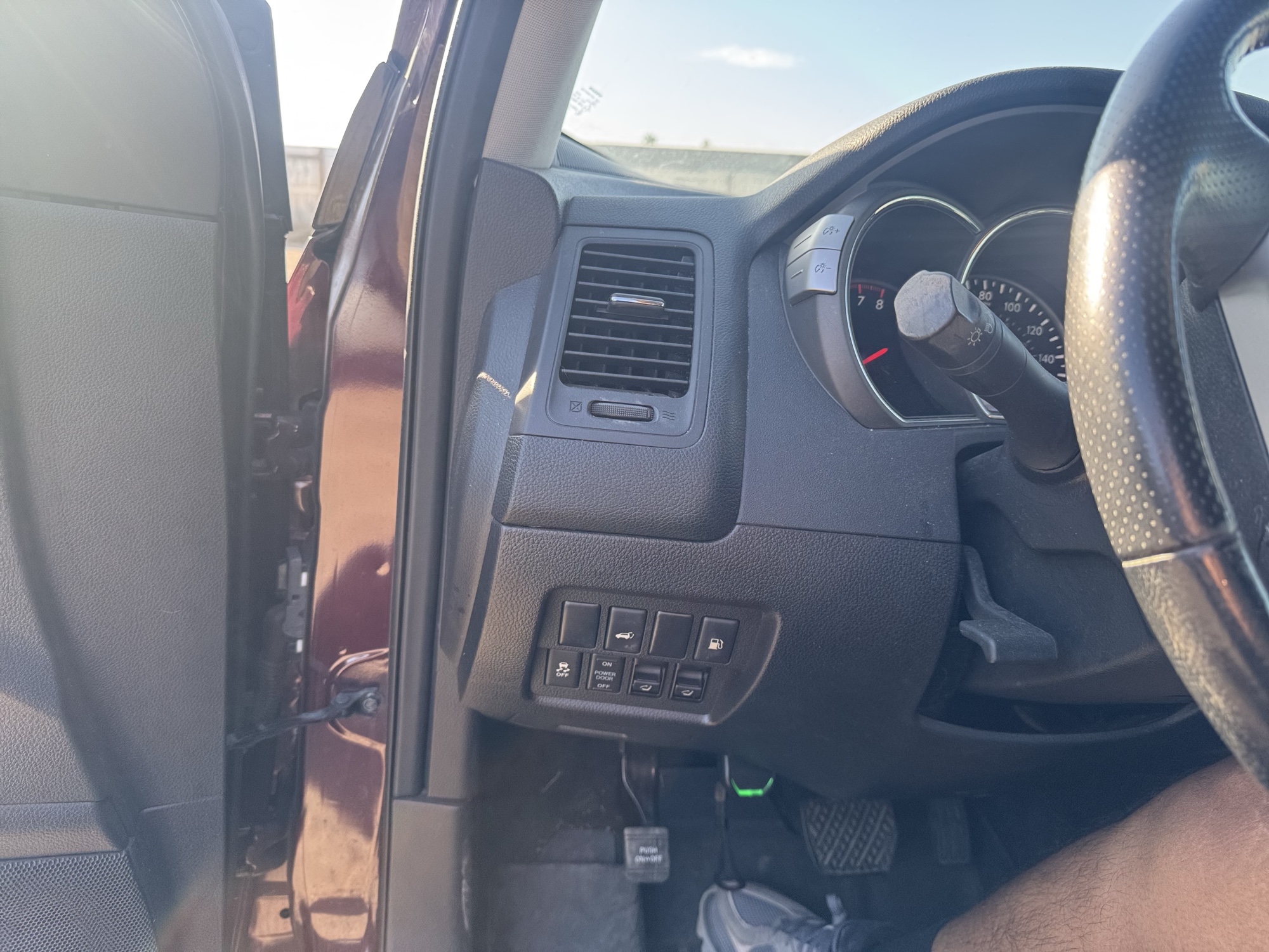 2014 nissan murano sl-awd with 109166 miles for sale near Elk River, Minnesota 106880_37_left_of_steering_wheel.jpg