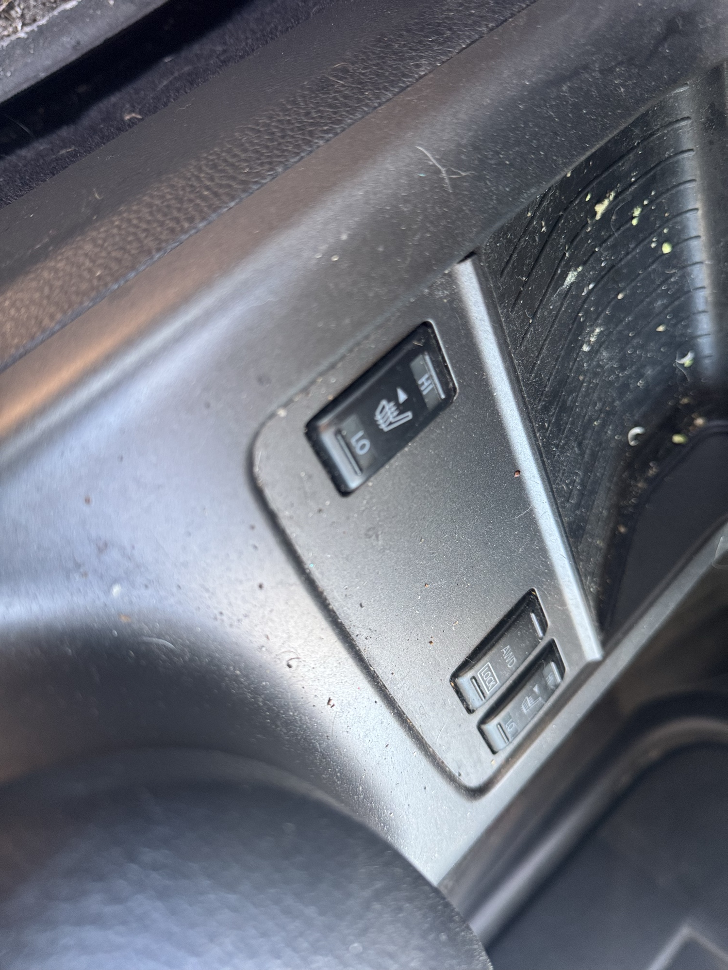 2014 nissan murano sl-awd with 109166 miles for sale near Elk River, Minnesota 106880_42_heated_seat_switches.jpg