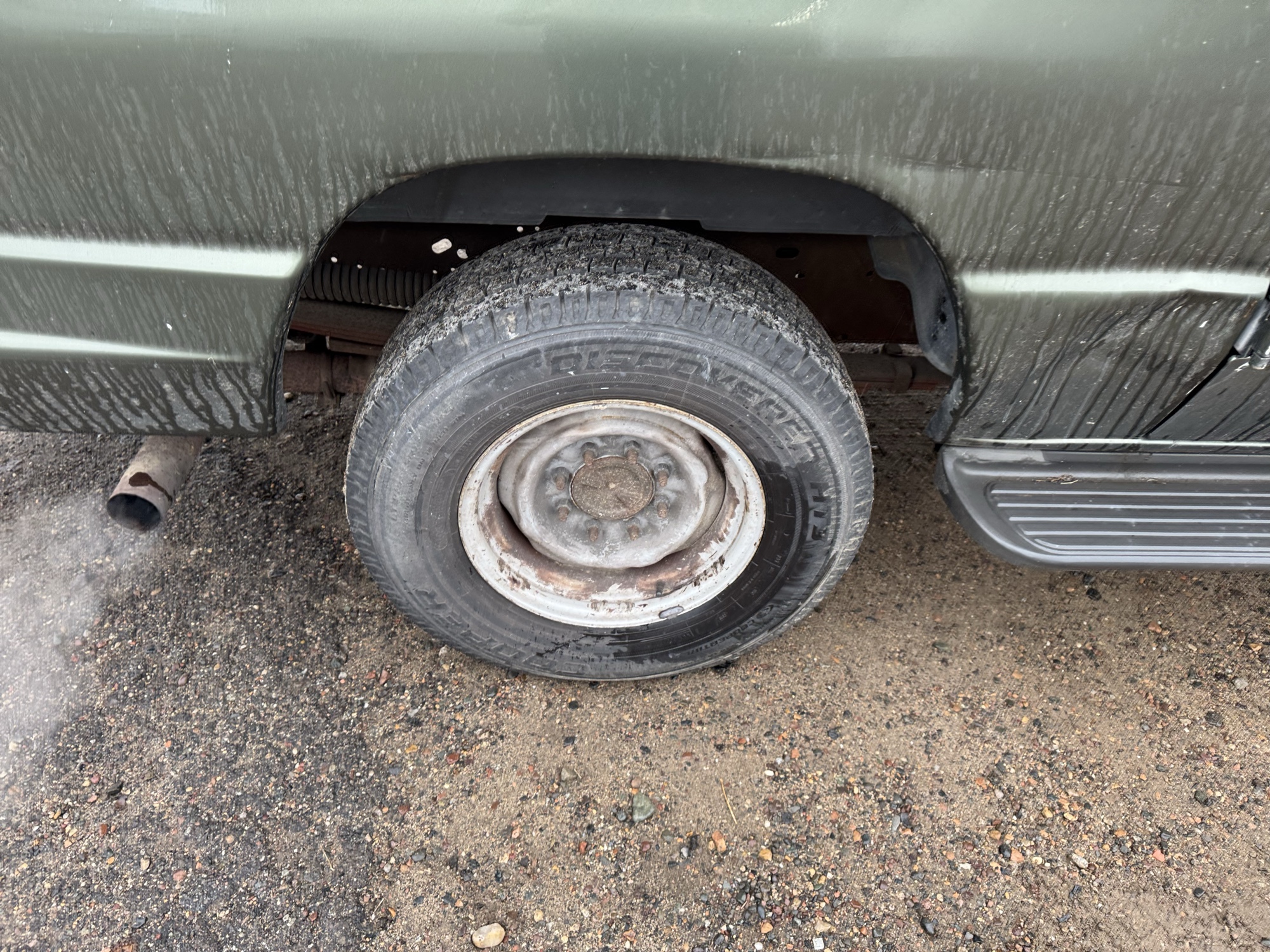 2002 ford econoline e350-extended with 237384 miles for sale near Elk River, Minnesota 106881_14_rear_pass_wheel.jpg