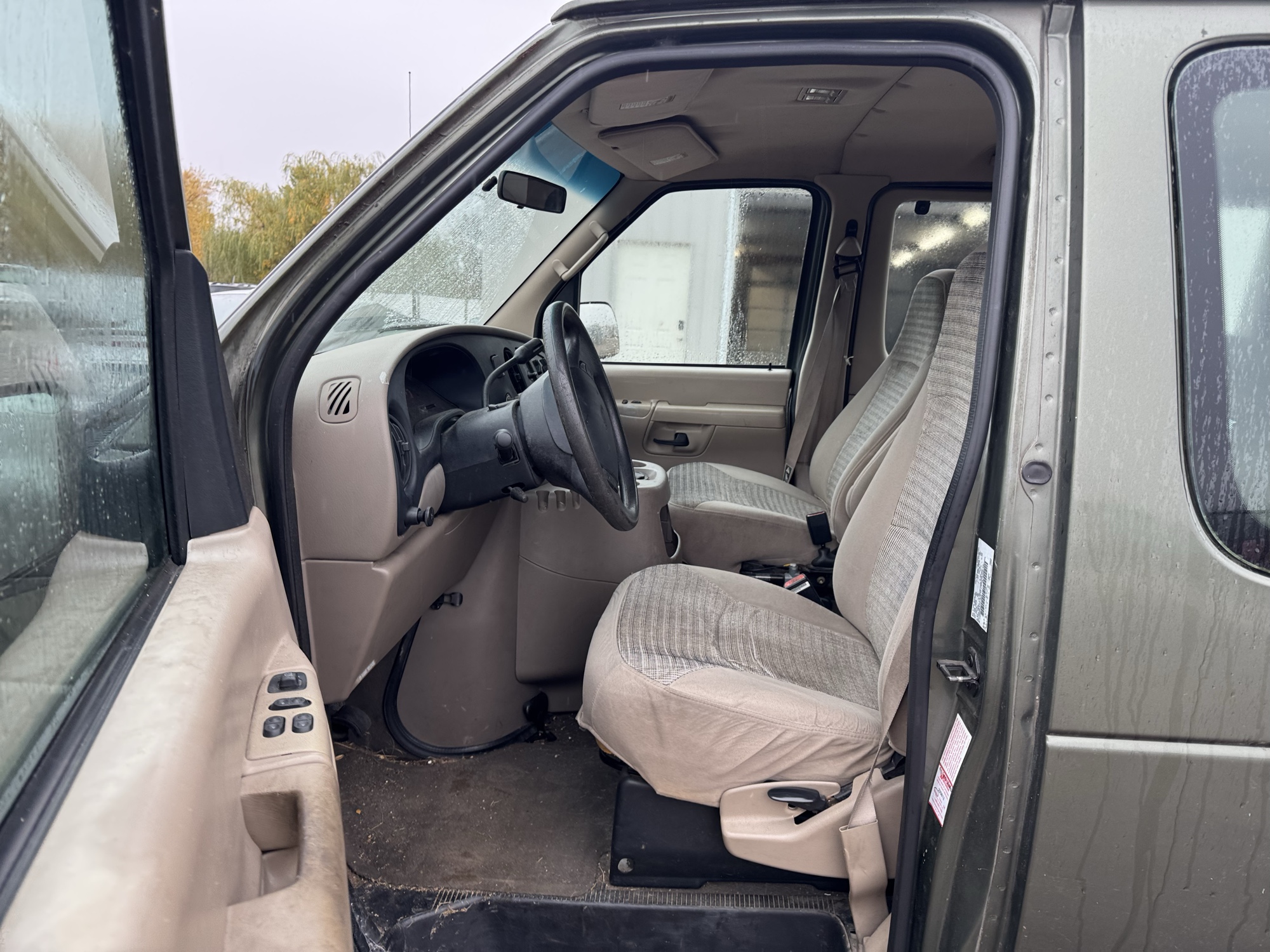 2002 ford econoline e350-extended with 237384 miles for sale near Elk River, Minnesota 106881_22_driver_seat.jpg