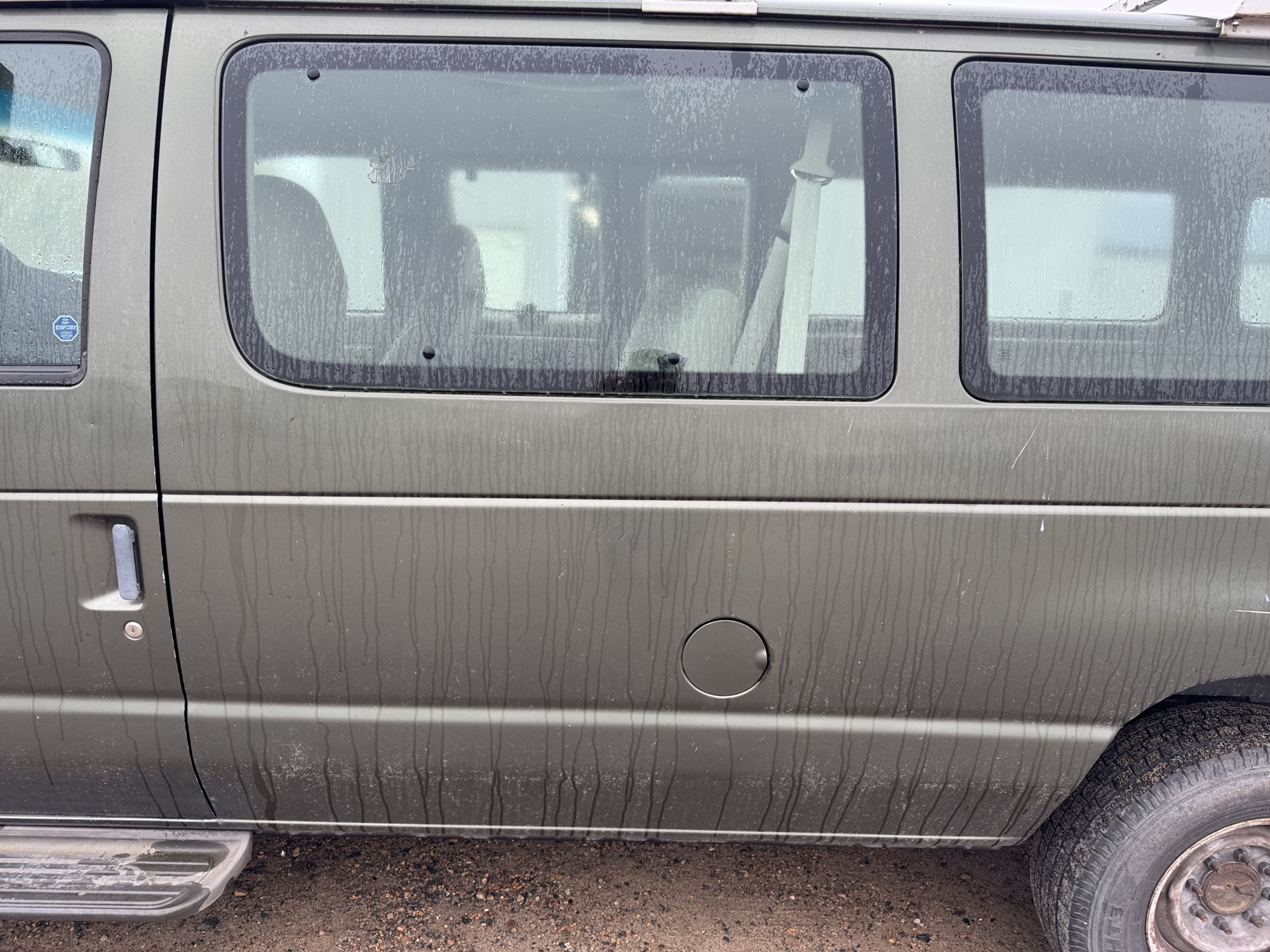 2002 ford econoline e350-extended with 237384 miles for sale near Elk River, Minnesota 106881_25_drv_rear_door_panel.jpg