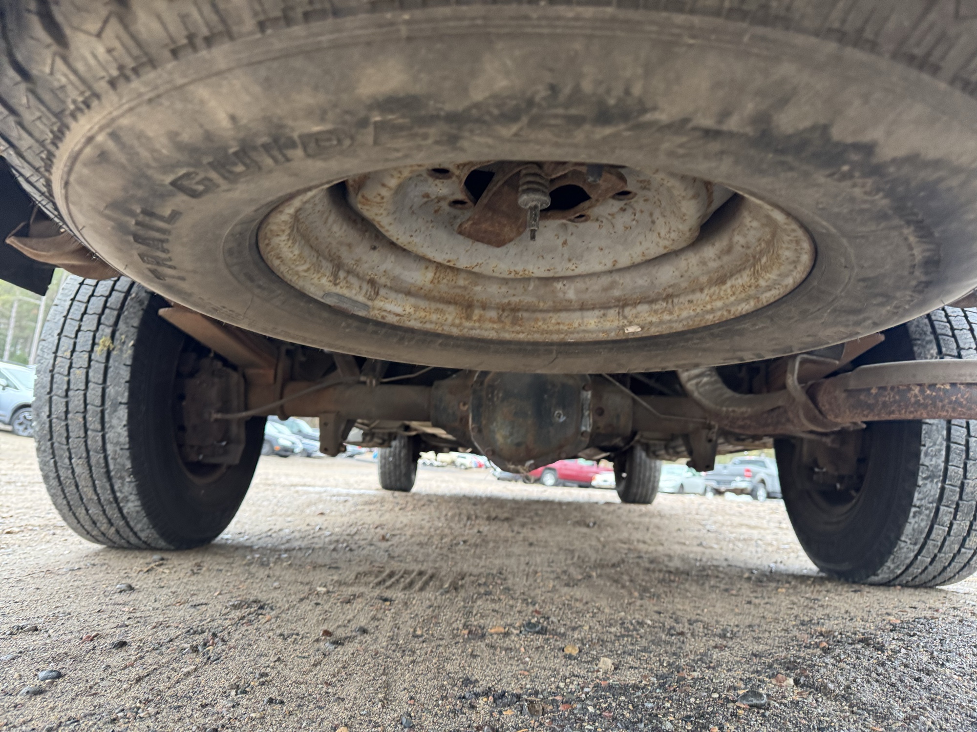 2002 ford econoline e350-extended with 237384 miles for sale near Elk River, Minnesota 106881_27_spare_tire.jpg
