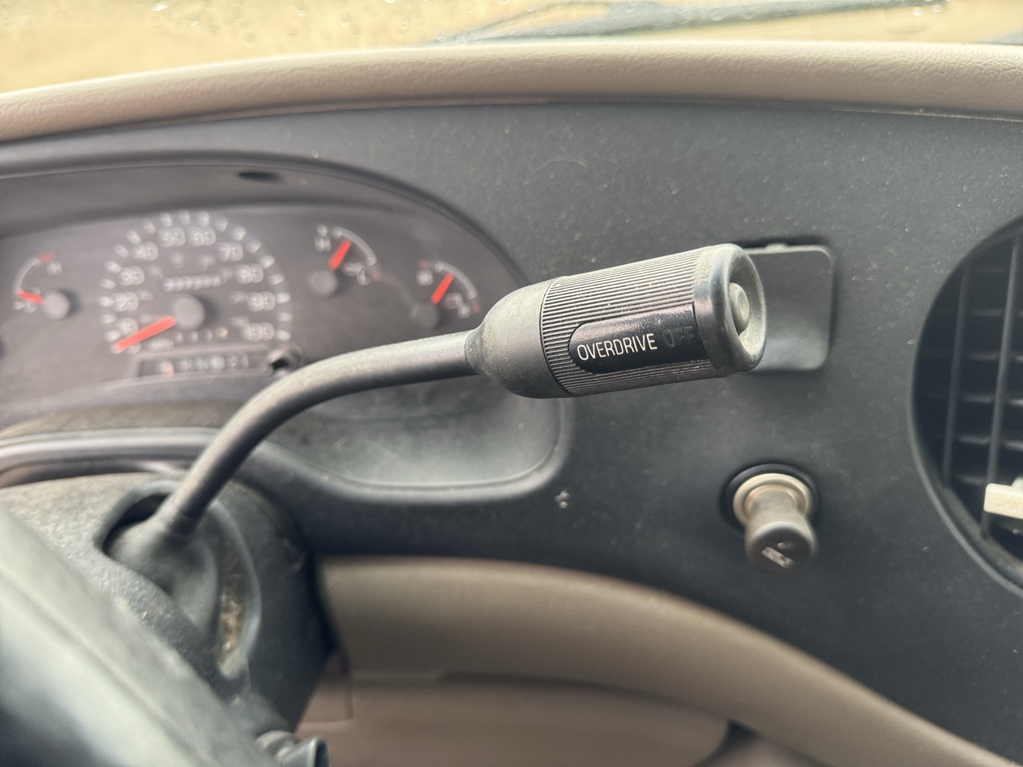 2002 ford econoline e350-extended with 237384 miles for sale near Elk River, Minnesota 106881_41_shifter.jpg