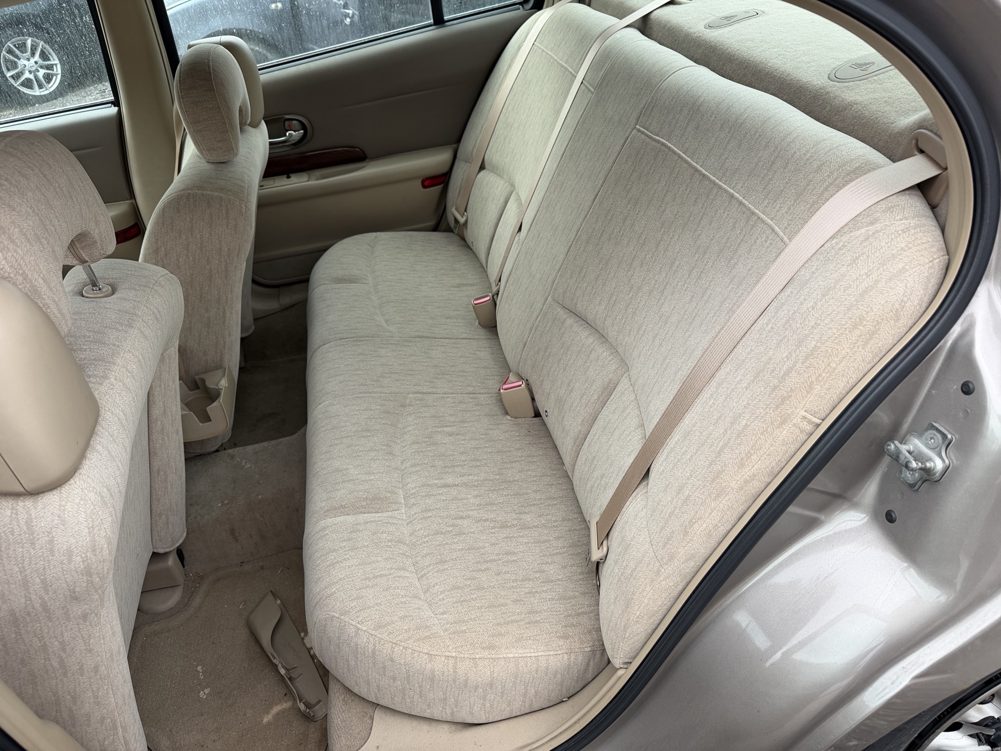 2004 buick lesabre custom with 468876 miles for sale near Elk River, Minnesota 106883_24_drv_rear_seat.jpg
