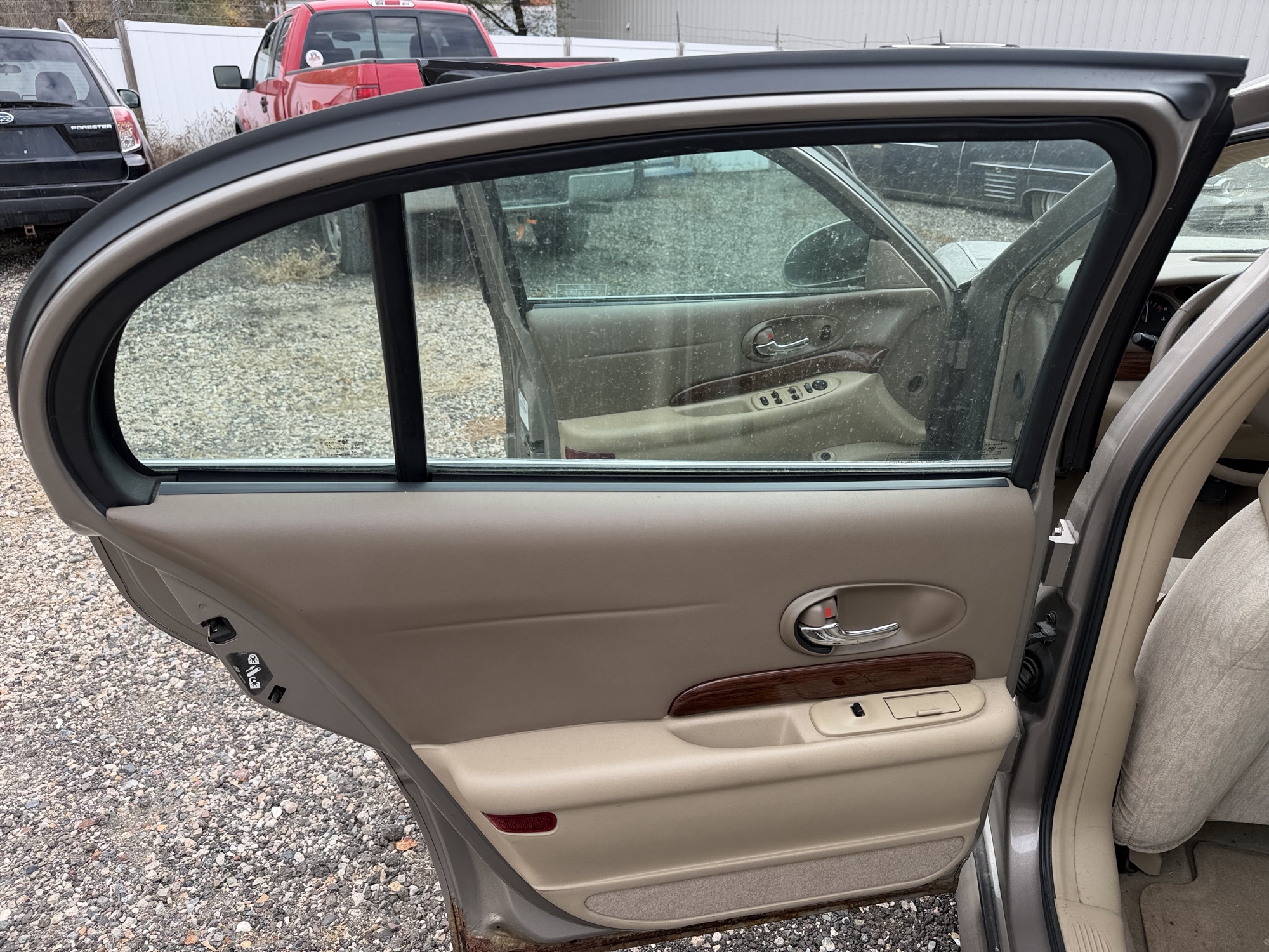 2004 buick lesabre custom with 468876 miles for sale near Elk River, Minnesota 106883_25_drv_rear_door_panel.jpg