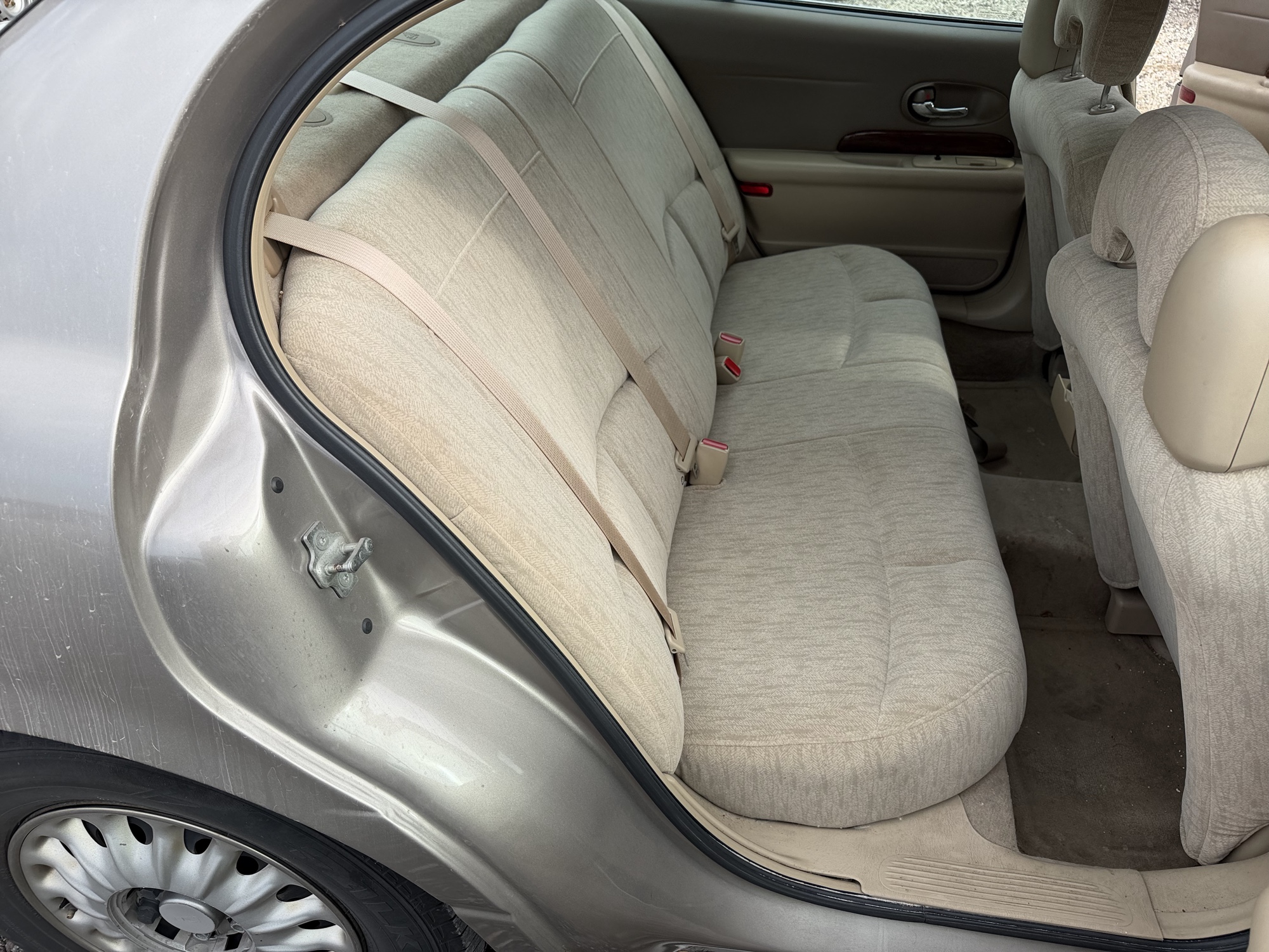 2004 buick lesabre custom with 468876 miles for sale near Elk River, Minnesota 106883_28_pass_rear_seat.jpg