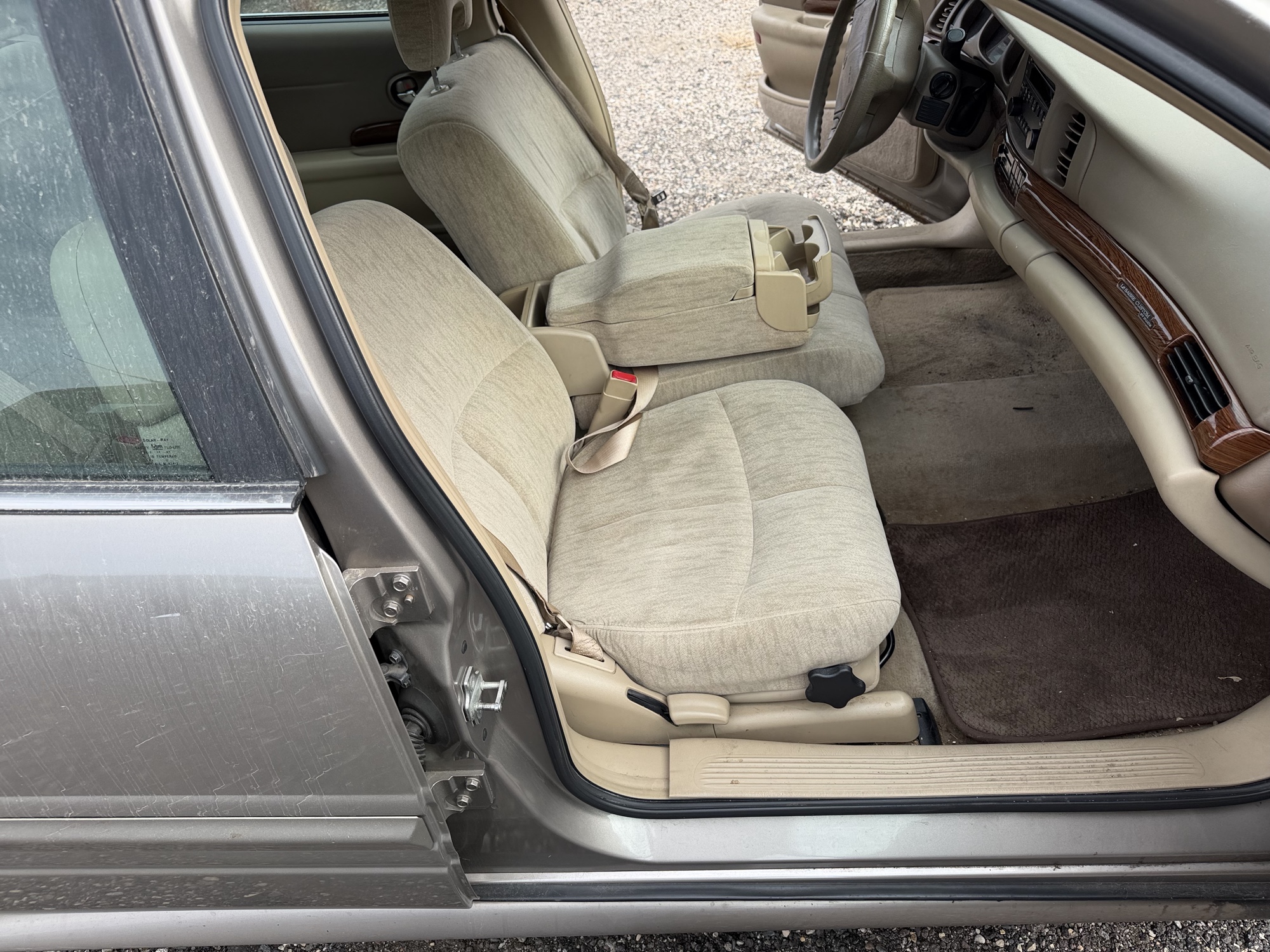 2004 buick lesabre custom with 468876 miles for sale near Elk River, Minnesota 106883_31_passenger_seat.jpg