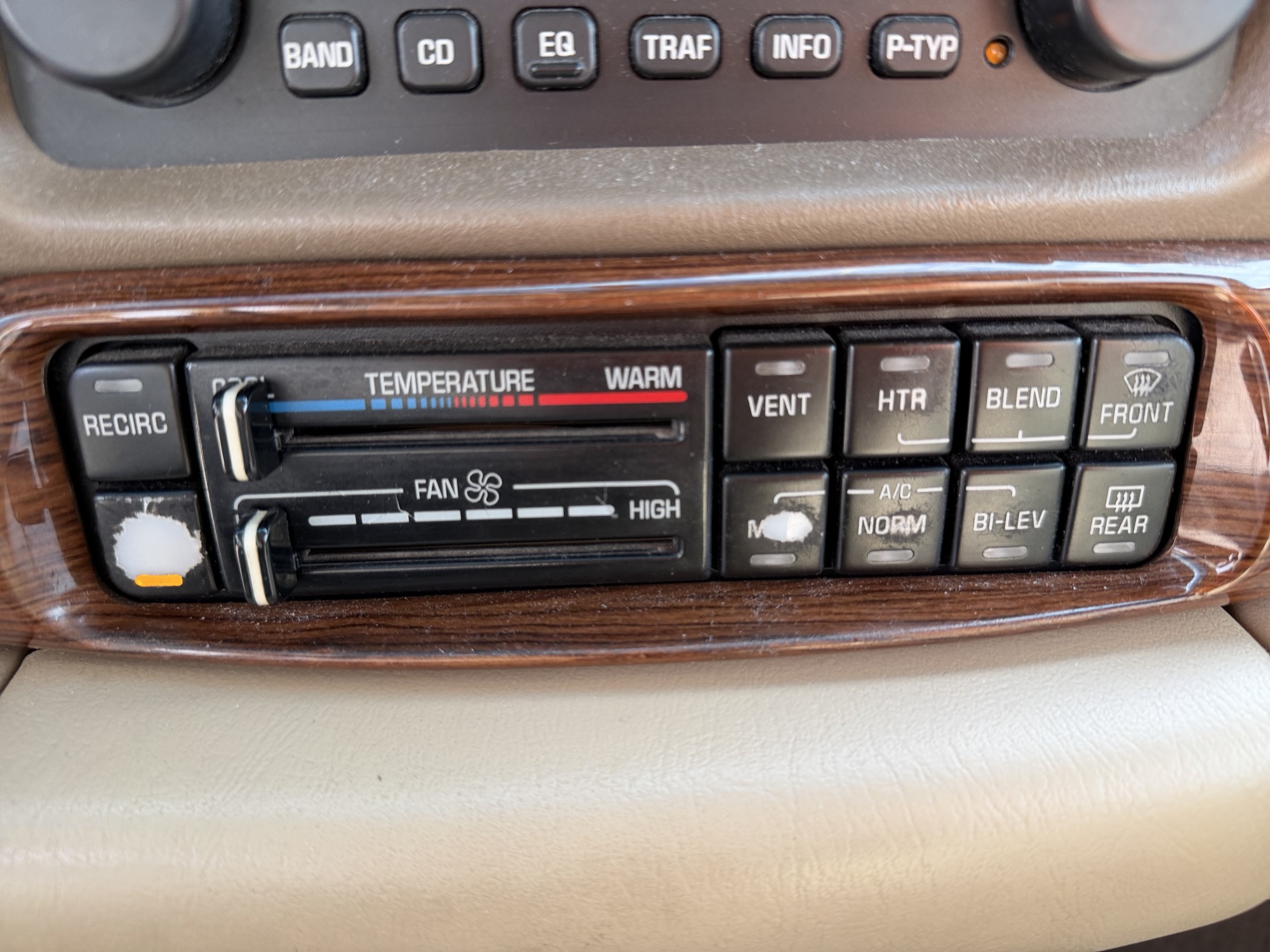 2004 buick lesabre custom with 468876 miles for sale near Elk River, Minnesota 106883_40_climate_control.jpg
