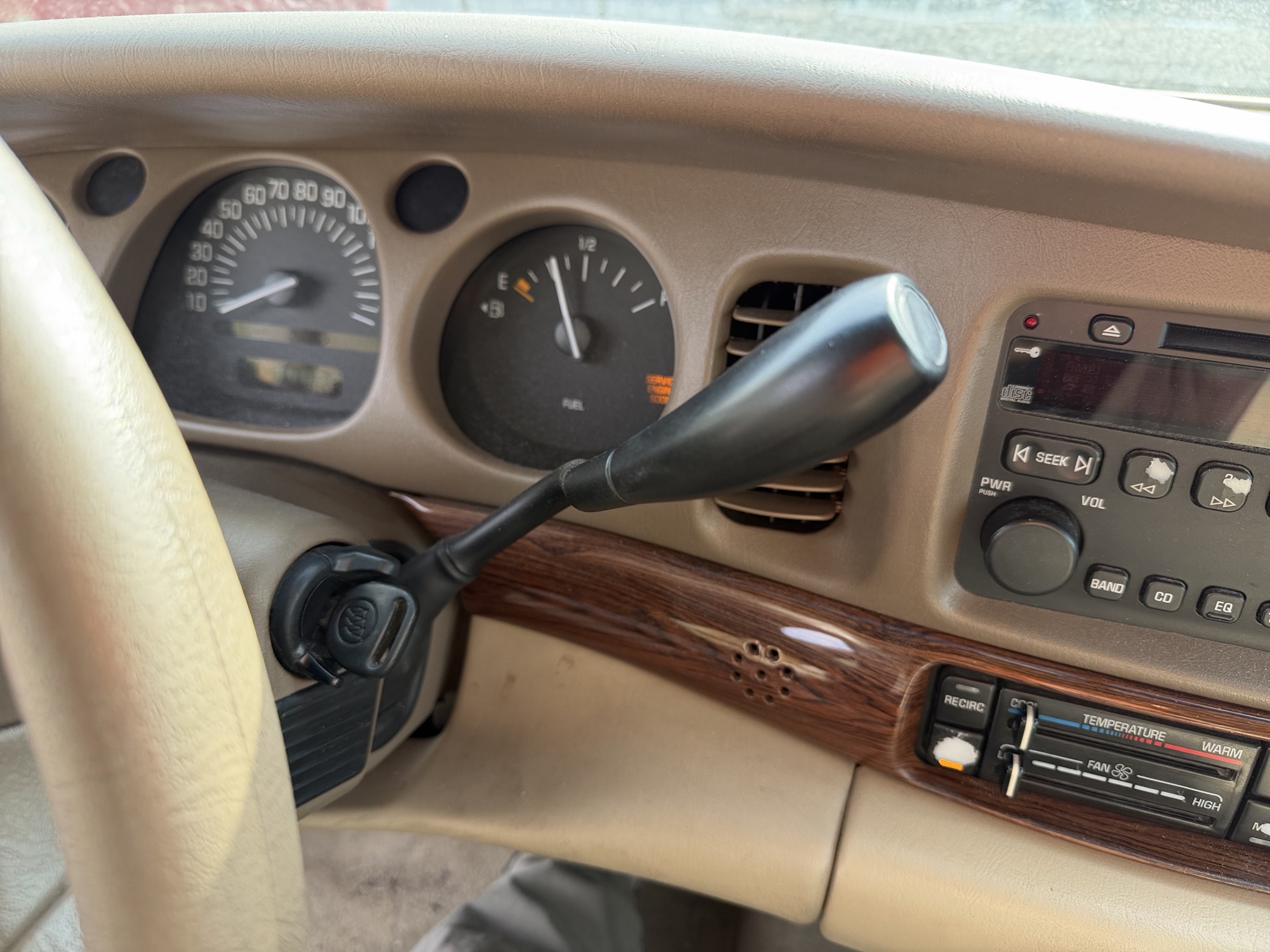 2004 buick lesabre custom with 468876 miles for sale near Elk River, Minnesota 106883_41_shifter.jpg