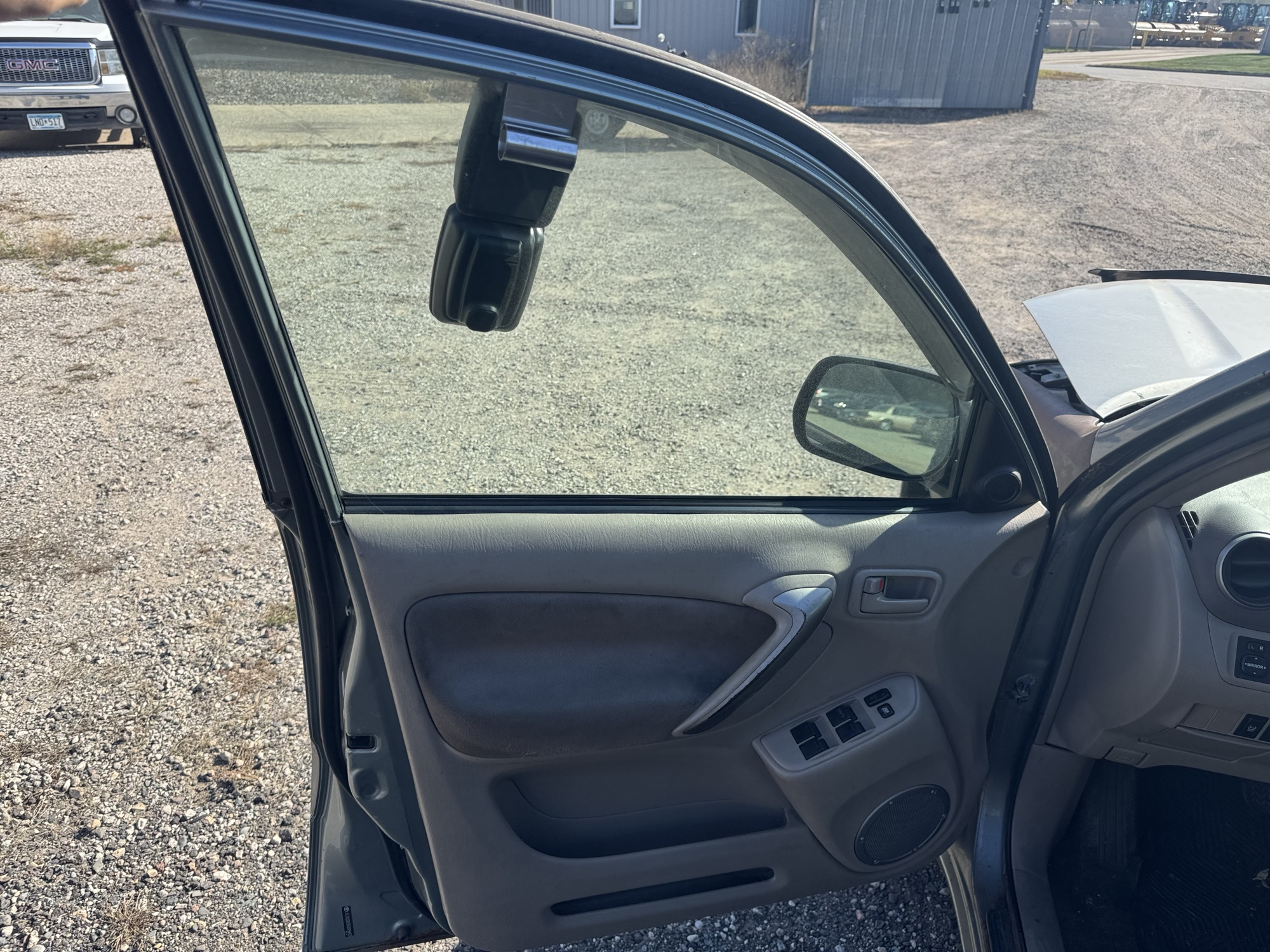 2005 toyota rav4 2wd with 204715 miles for sale near Elk River, Minnesota 106884_23_driver_door_panel.jpg