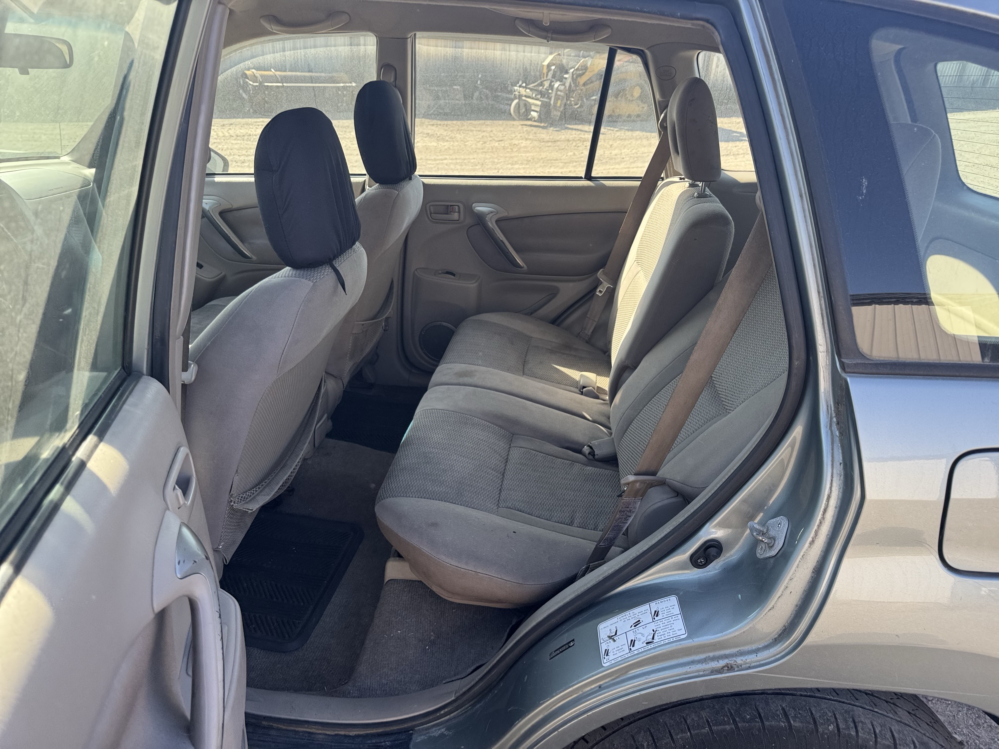 2005 toyota rav4 2wd with 204715 miles for sale near Elk River, Minnesota 106884_24_drv_rear_seat.jpg