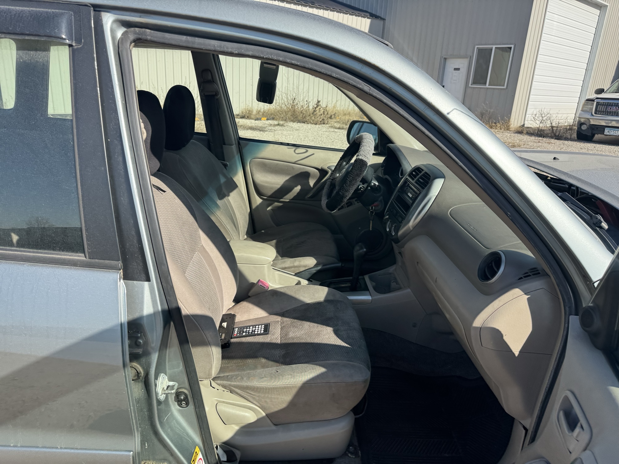 2005 toyota rav4 2wd with 204715 miles for sale near Elk River, Minnesota 106884_31_passenger_seat.jpg