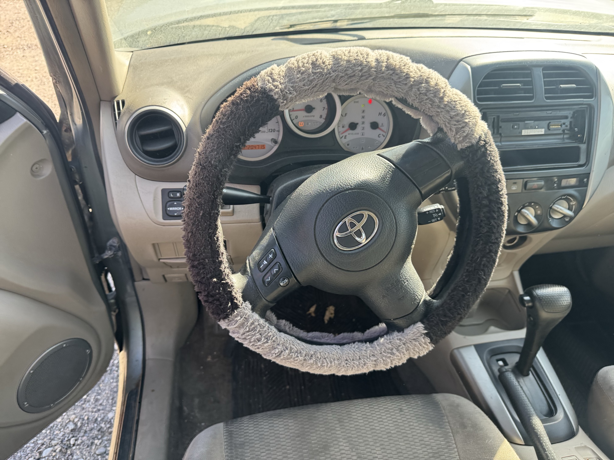 2005 toyota rav4 2wd with 204715 miles for sale near Elk River, Minnesota 106884_36_steering_wheel.jpg