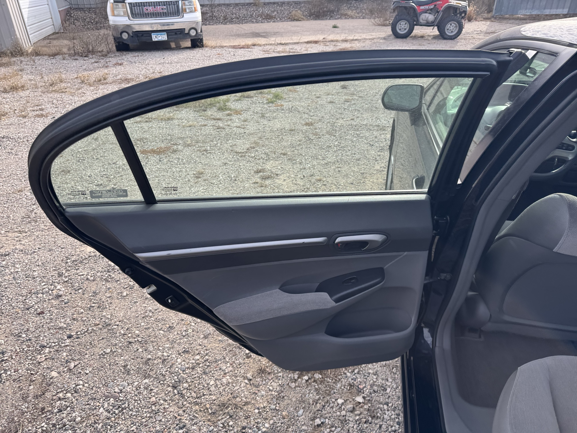 2007 honda civic ex-sedan-at with 235041 miles for sale near Elk River, Minnesota 106885_25_drv_rear_door_panel.jpg