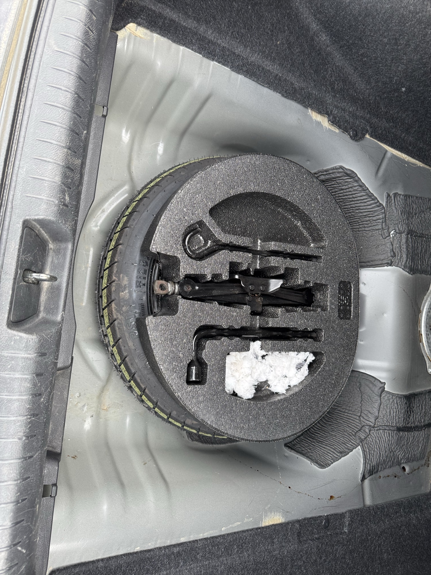 2007 honda civic ex-sedan-at with 235041 miles for sale near Elk River, Minnesota 106885_27_spare_tire.jpg