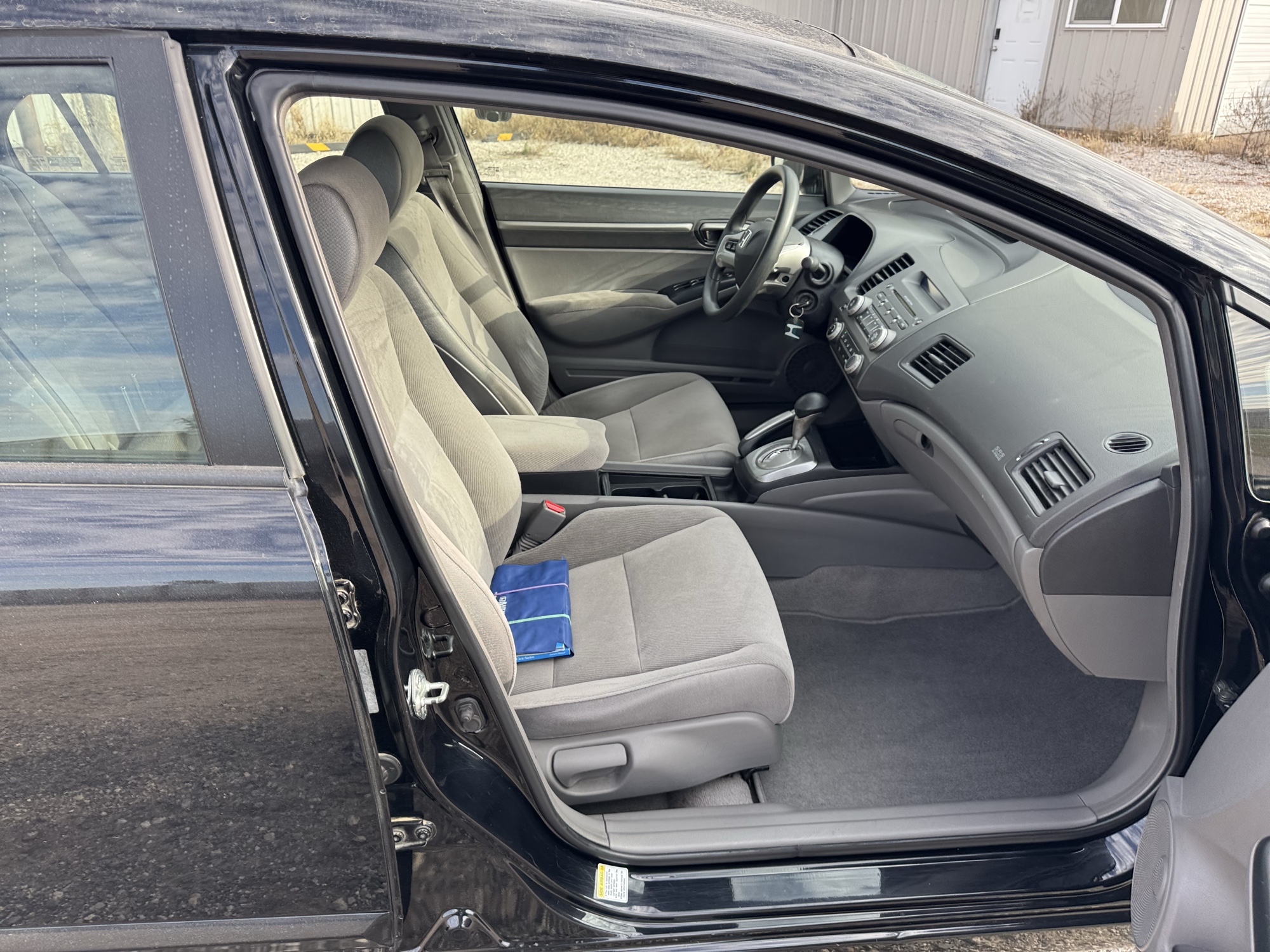 2007 honda civic ex-sedan-at with 235041 miles for sale near Elk River, Minnesota 106885_31_passenger_seat.jpg