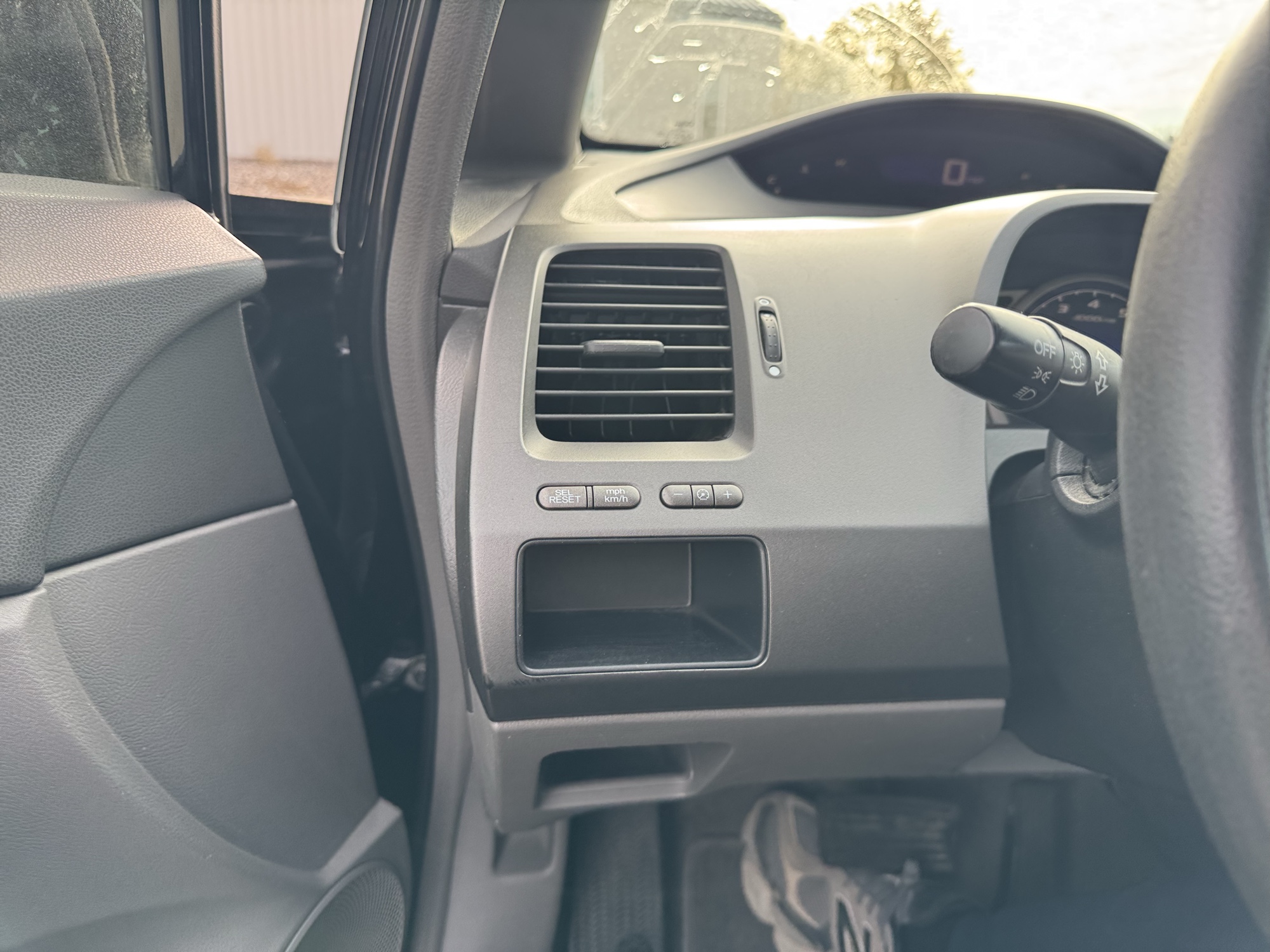 2007 honda civic ex-sedan-at with 235041 miles for sale near Elk River, Minnesota 106885_37_left_of_steering_wheel.jpg