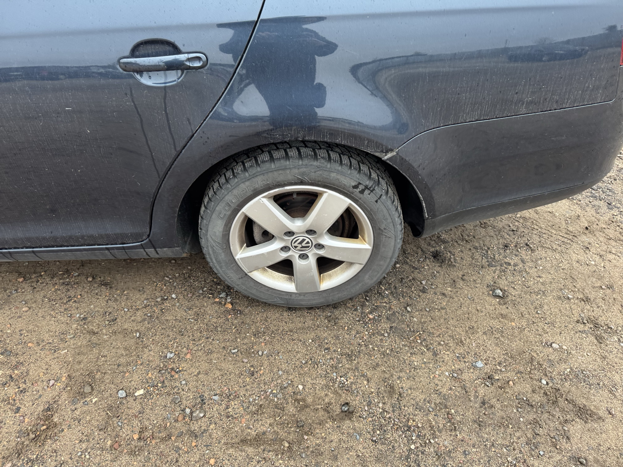 2008 volkswagen jetta se with 201453 miles for sale near Elk River, Minnesota 106886_13_rear_drv_wheel.jpg