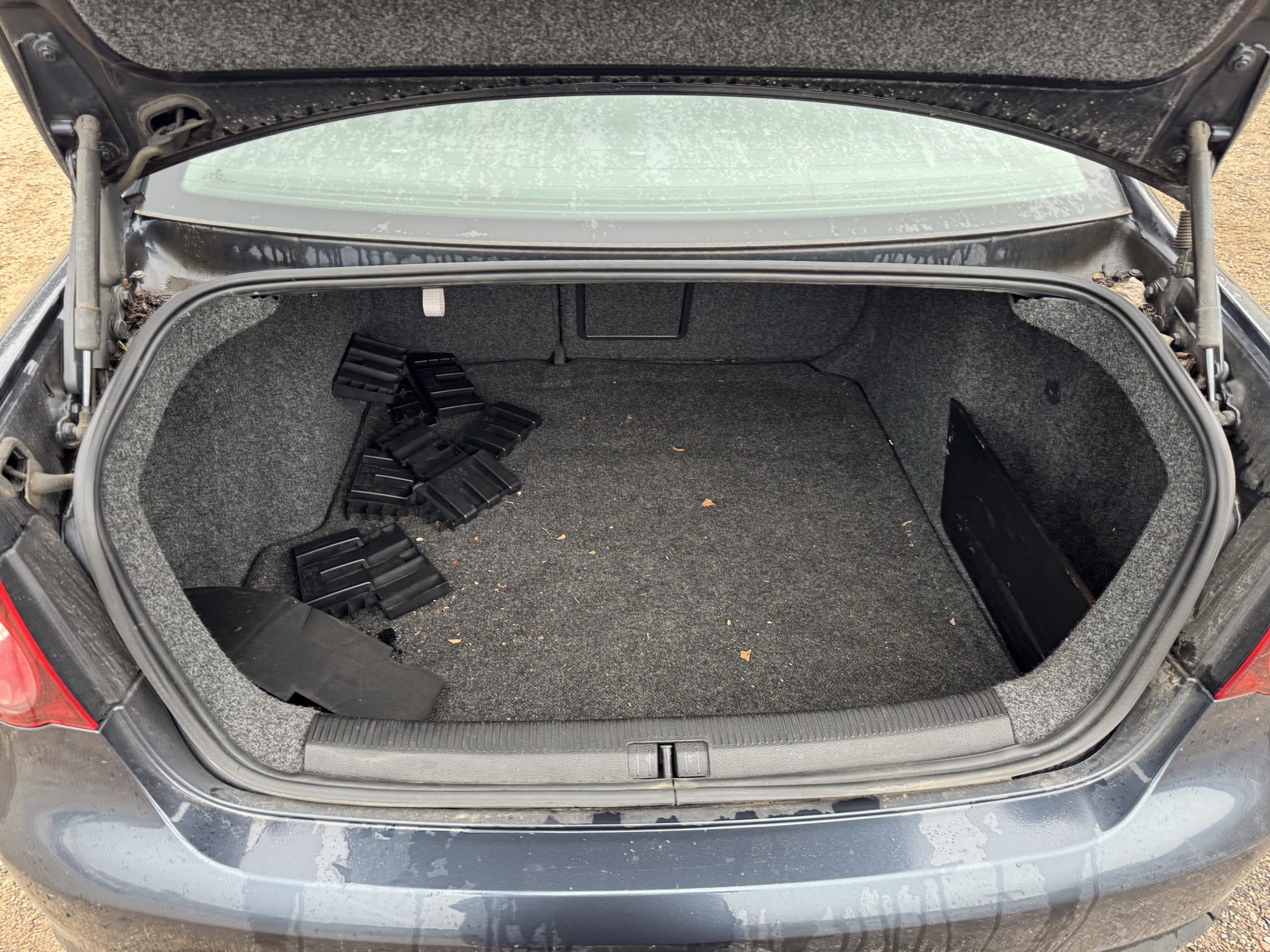 2008 volkswagen jetta se with 201453 miles for sale near Elk River, Minnesota 106886_26_trunk.jpg