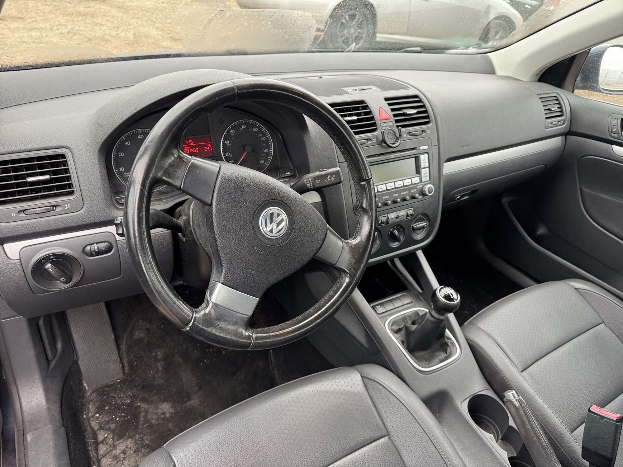 2008 volkswagen jetta se with 201453 miles for sale near Elk River, Minnesota 106886_33_dash_from_driver.jpg
