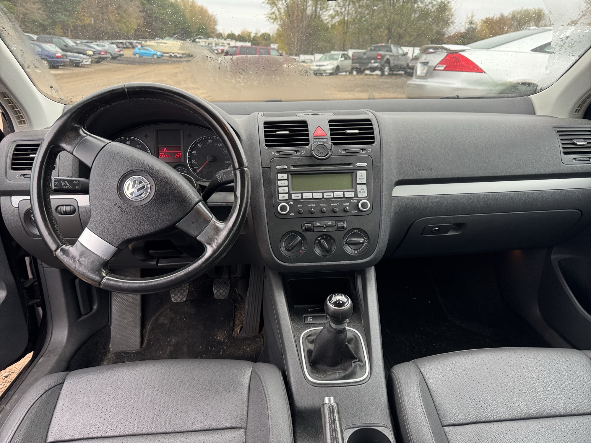 2008 volkswagen jetta se with 201453 miles for sale near Elk River, Minnesota 106886_34_whole_dash.jpg