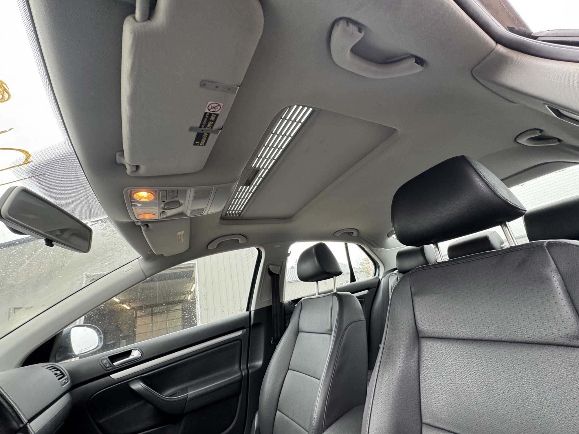 2008 volkswagen jetta se with 201453 miles for sale near Elk River, Minnesota 106886_35_headliner_sunroof.jpg