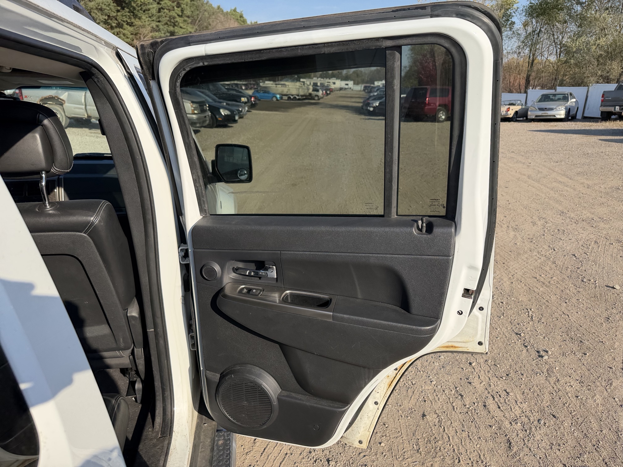 2012 jeep liberty limited-jet-4wd with 196754 miles for sale near Elk River, Minnesota 106888_30_pass_rear_door_panel.jpg