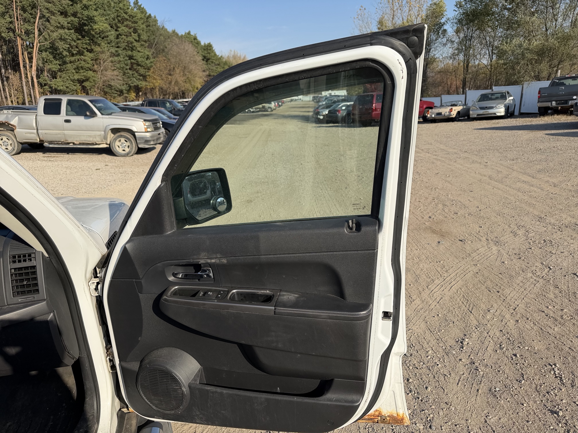 2012 jeep liberty limited-jet-4wd with 196754 miles for sale near Elk River, Minnesota 106888_32_passenger_door_panel.jpg