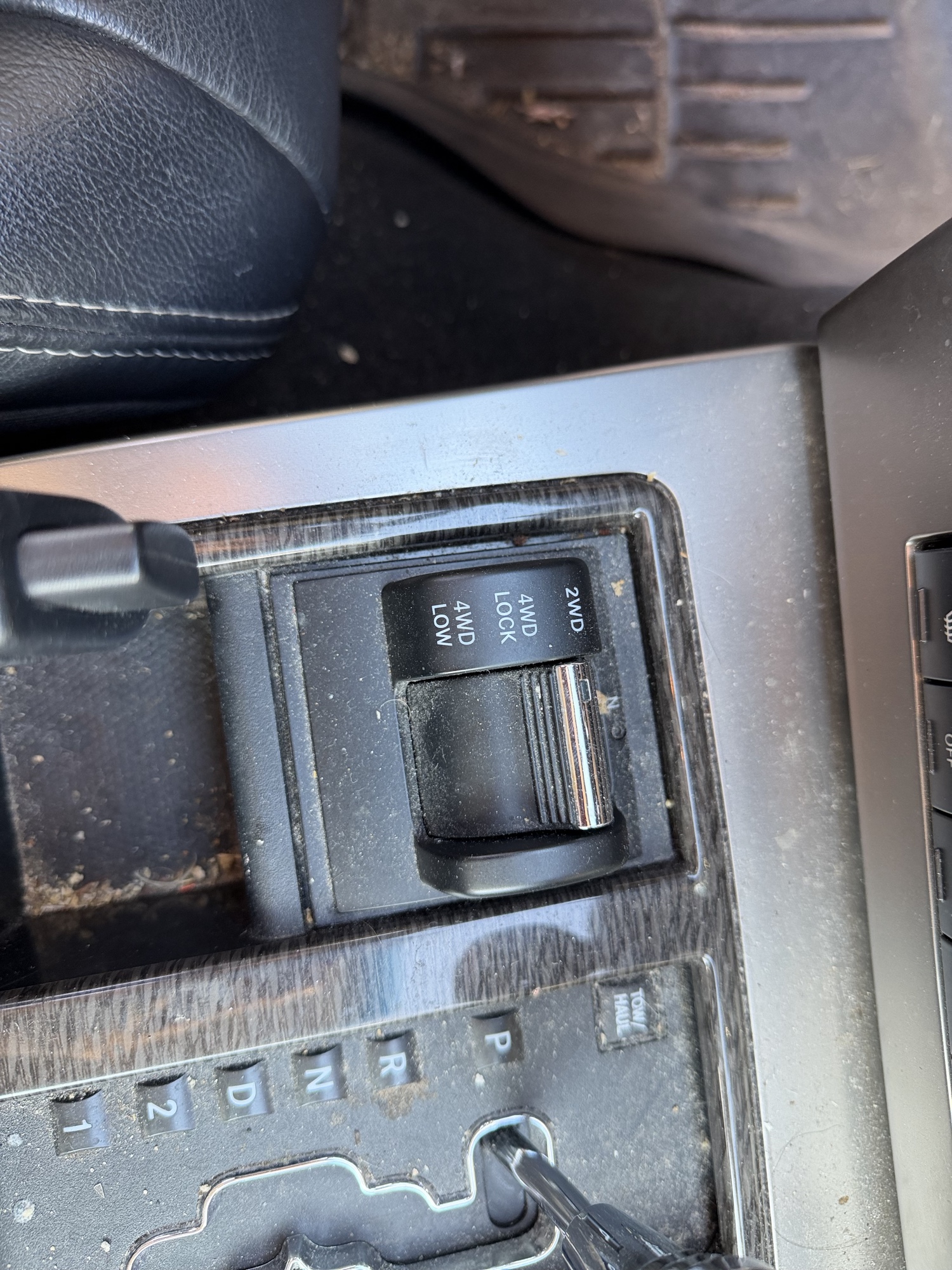 2012 jeep liberty limited-jet-4wd with 196754 miles for sale near Elk River, Minnesota 106888_38_4x4_switch.jpg