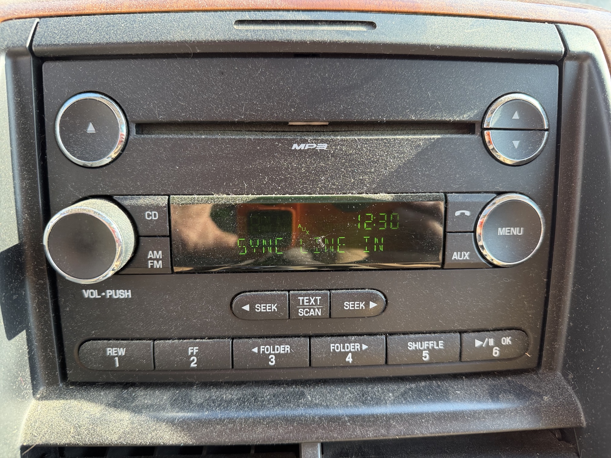 2008 ford explorer eddie-bauer-4.0l-4wd with 266582 miles for sale near Elk River, Minnesota 106889_39_radio_closeup.jpg