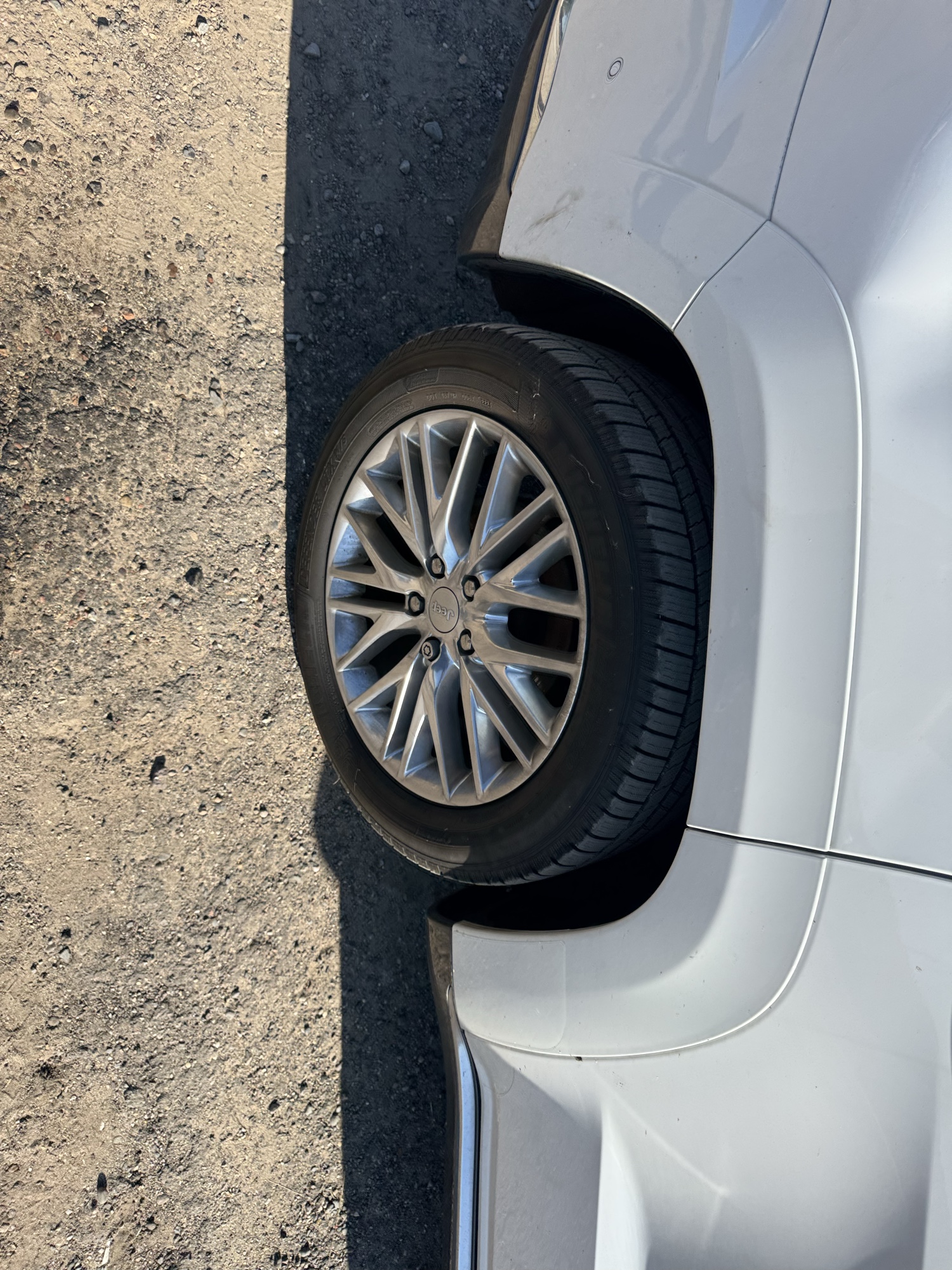 2018 jeep grand-cherokee with 253786 miles for sale near Elk River, Minnesota 106890_14_rear_pass_wheel.jpg