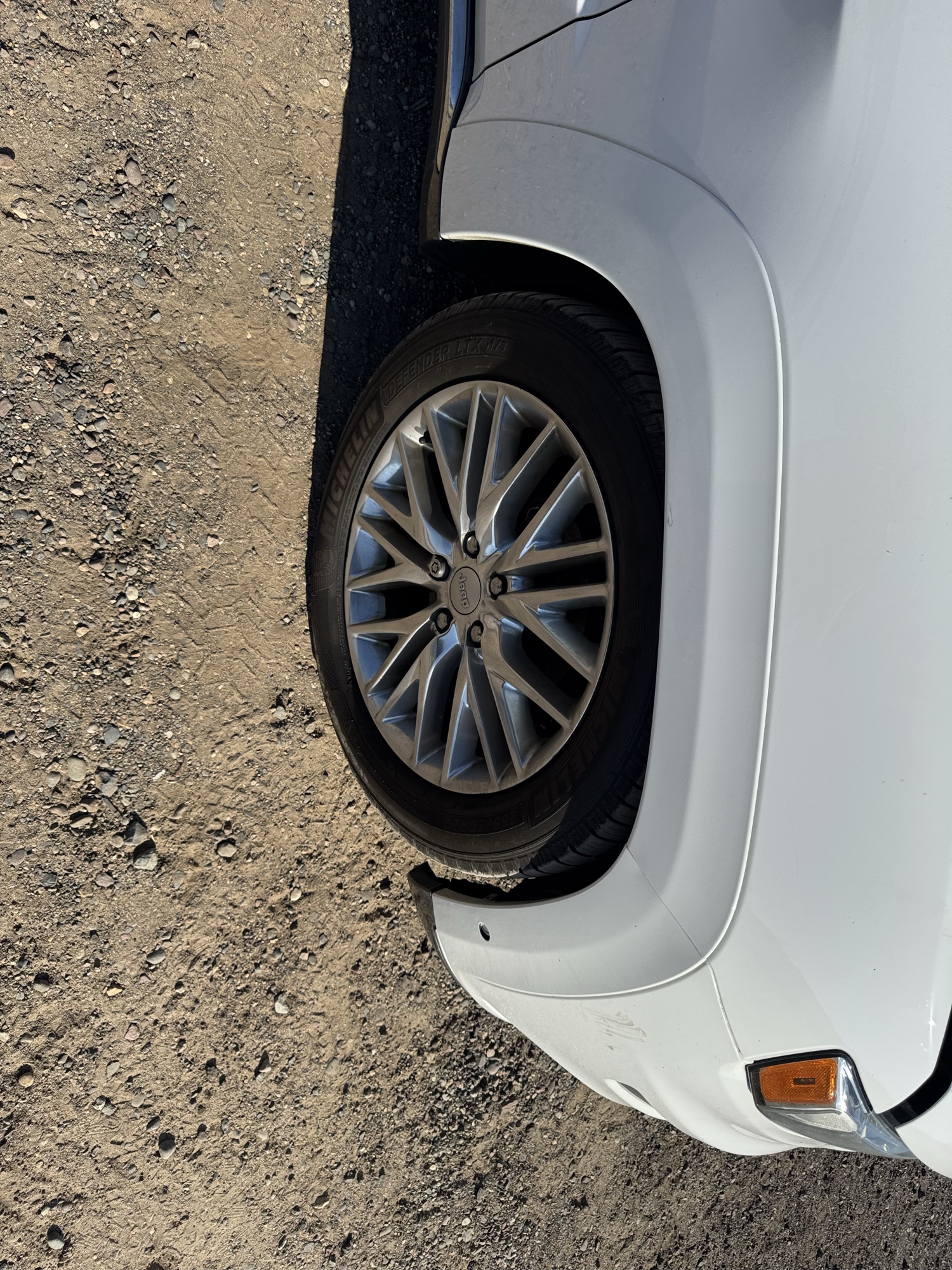 2018 jeep grand-cherokee with 253786 miles for sale near Elk River, Minnesota 106890_15_front_pass_wheel.jpg