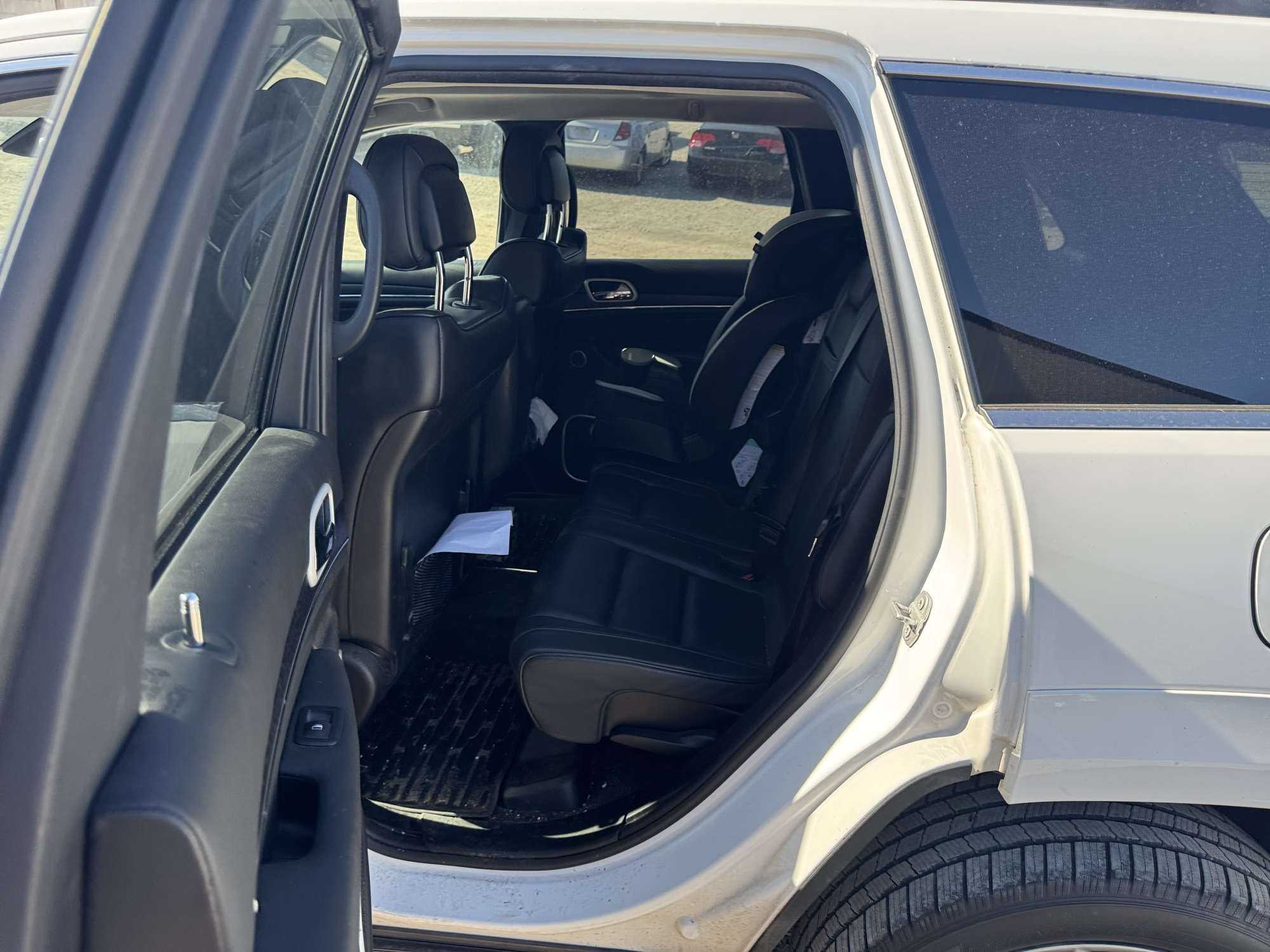 2018 jeep grand-cherokee with 253786 miles for sale near Elk River, Minnesota 106890_24_drv_rear_seat.jpg